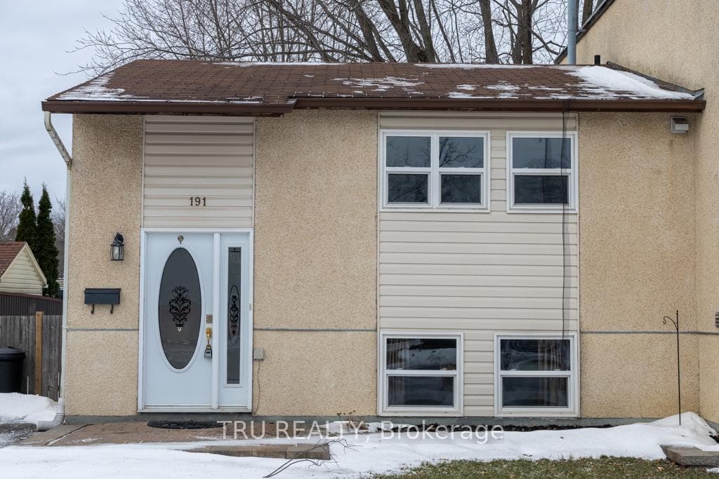 191 Castlefrank Road photo 1