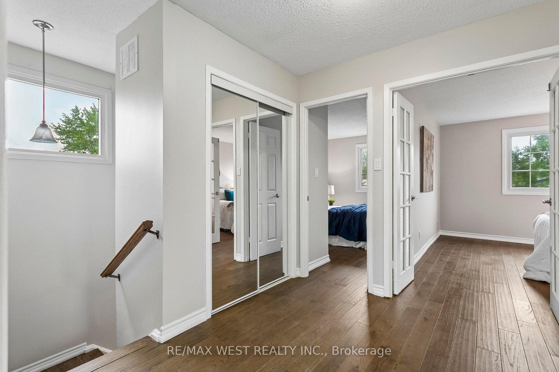 563 Joyce Boulevard photo 24