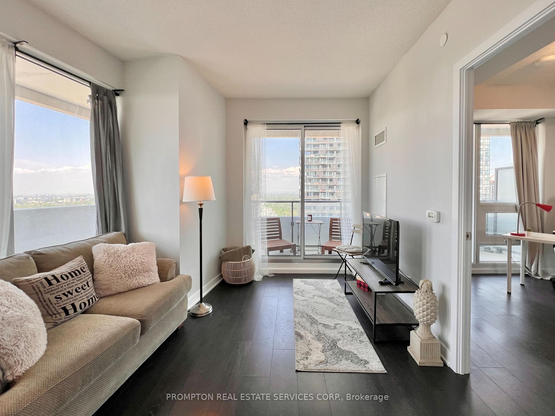 2221 Yonge Street Unit 3809 photo 18