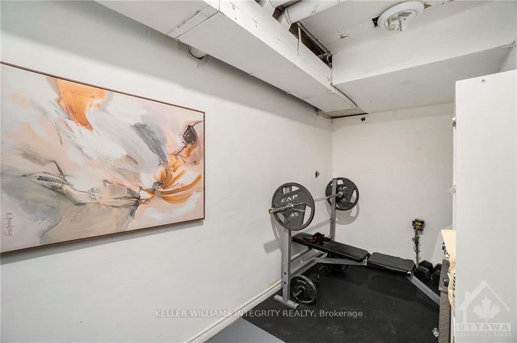 1253 EMPEROR Avenue photo 24
