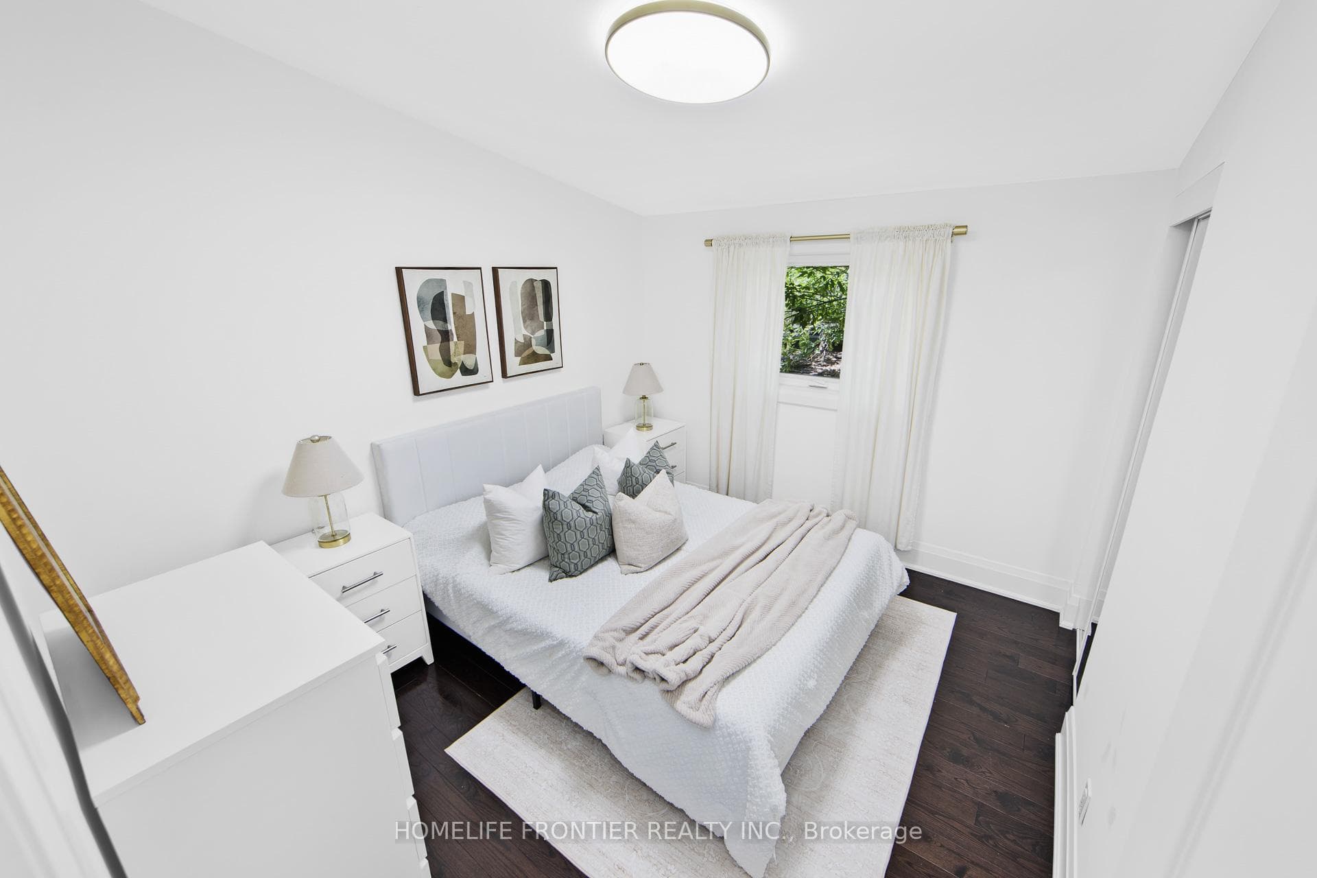 2138 Truscott Drive photo 9