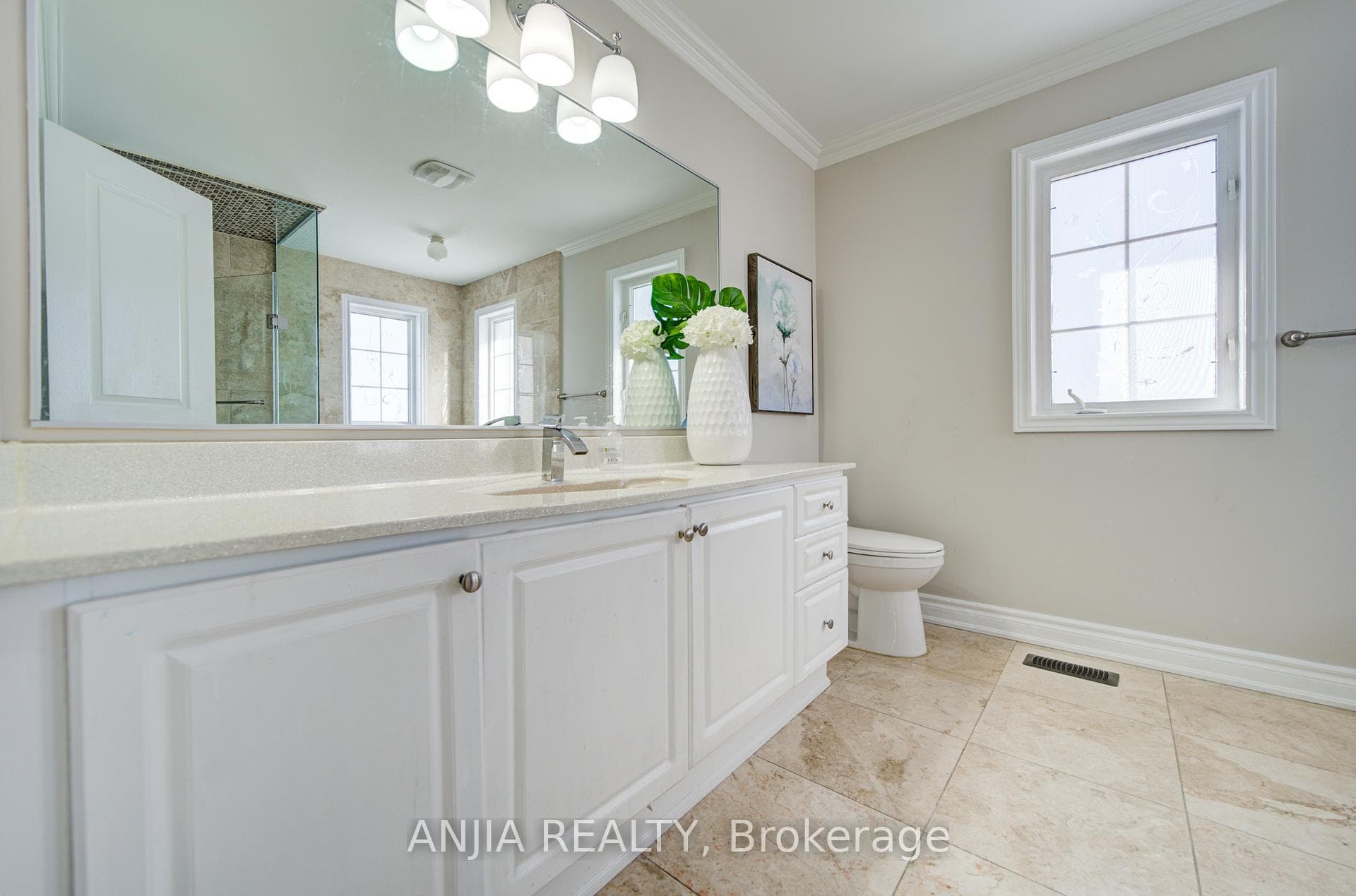 42 Reginald Lamb Crescent photo 27