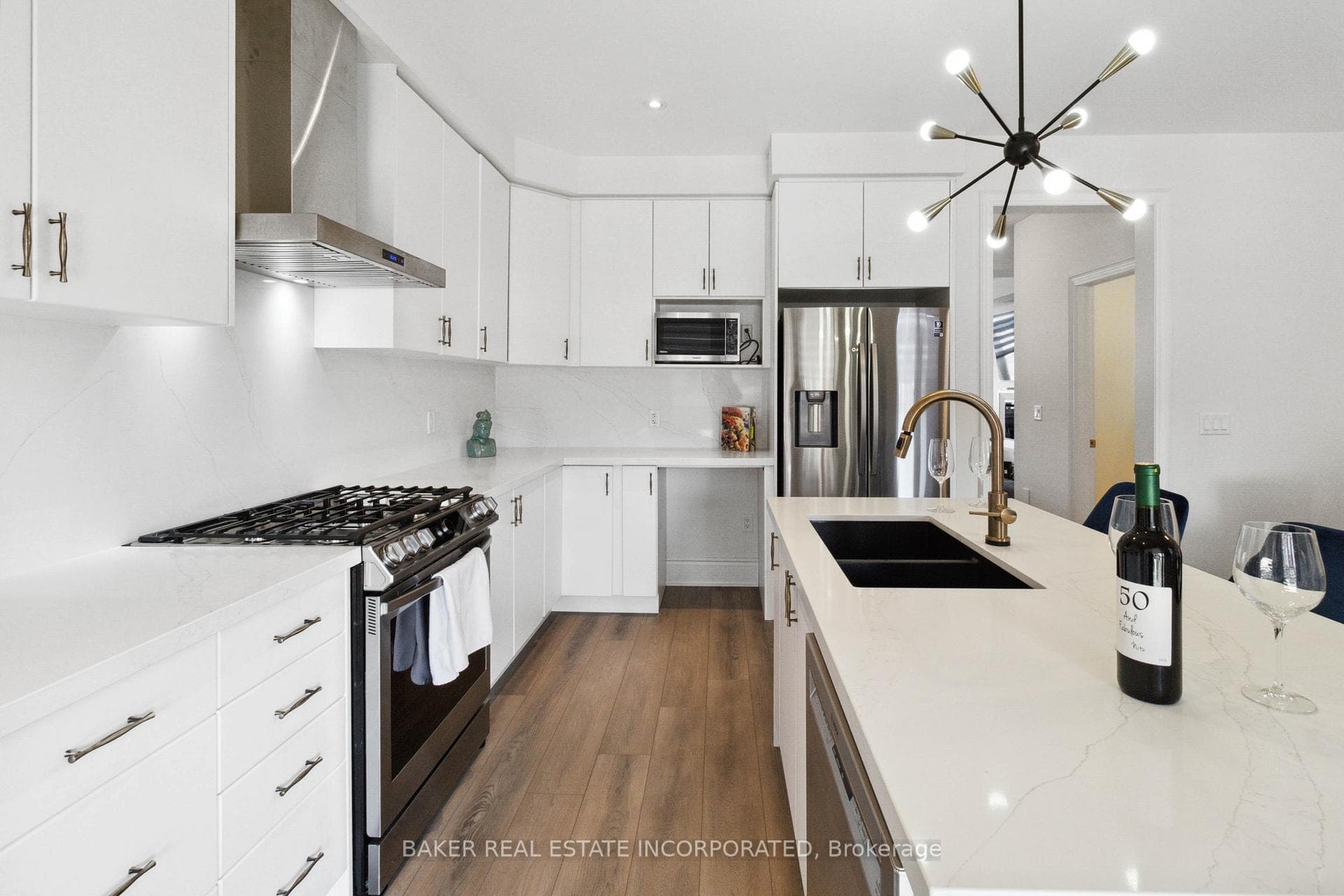 455 Dundas Street photo 32