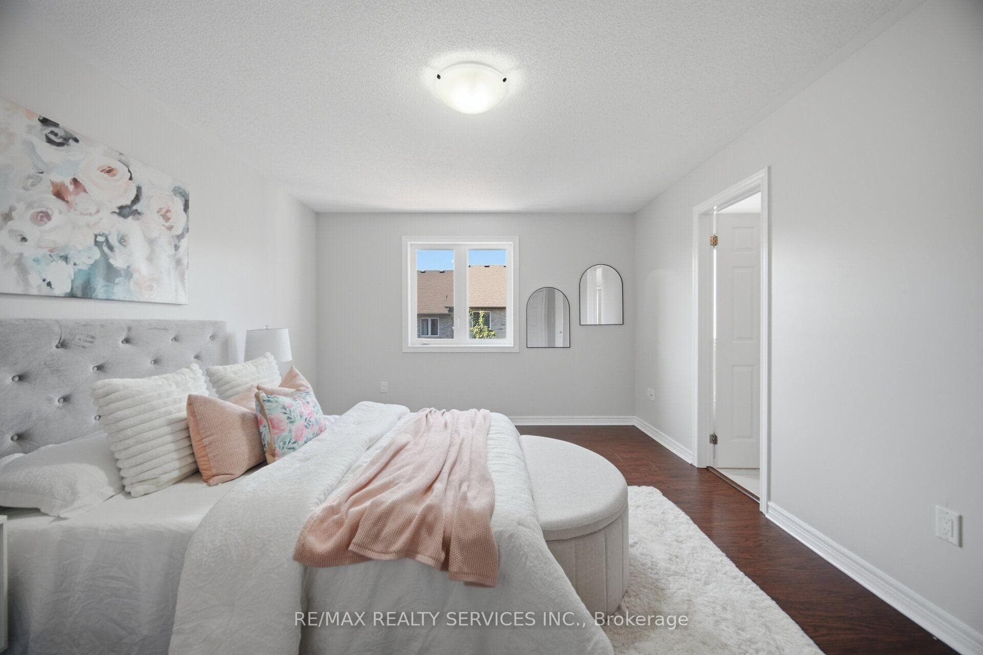 54 Losino Street photo 27
