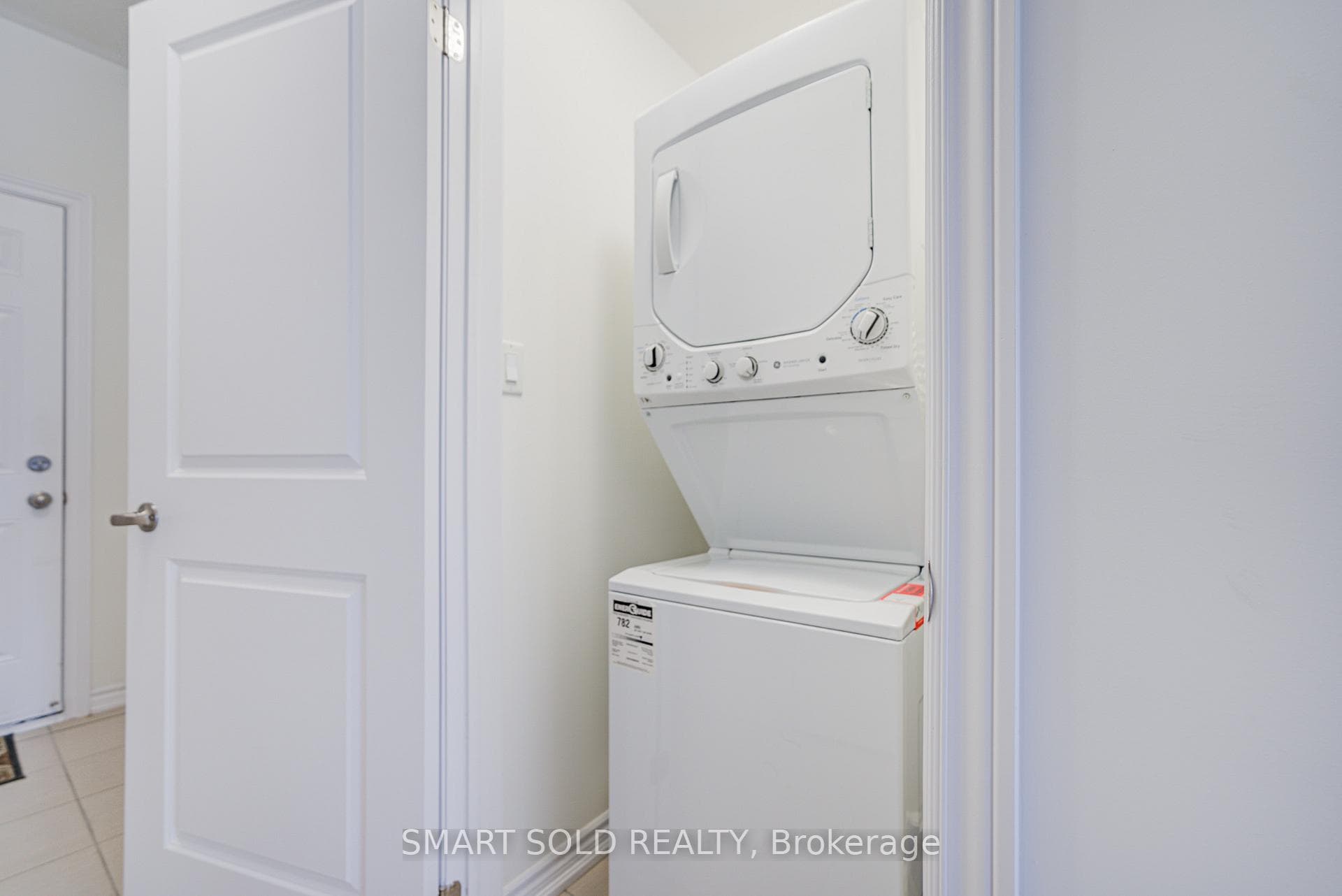 Full Size Laundry