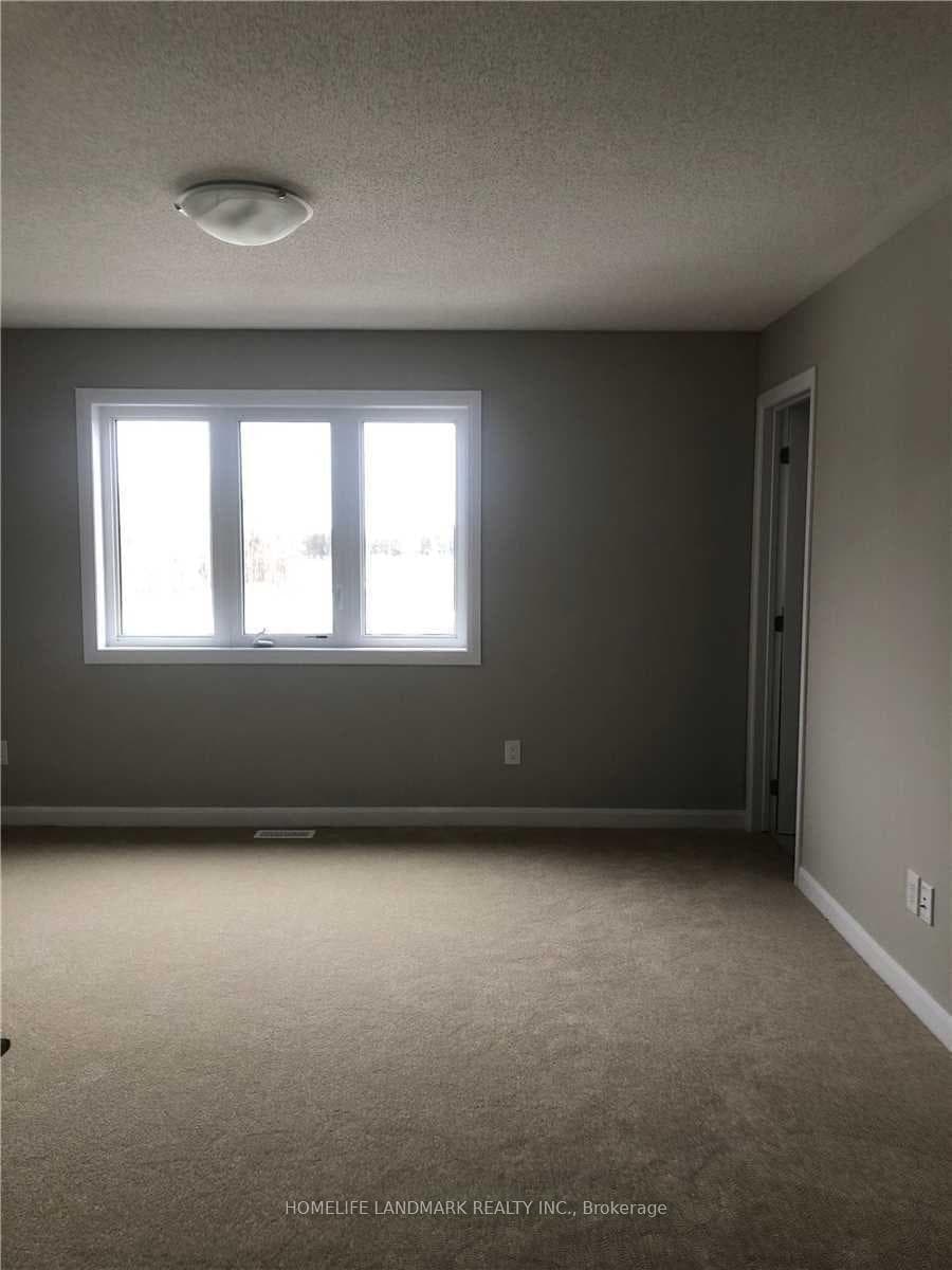 542 Clemency Crescent photo 8