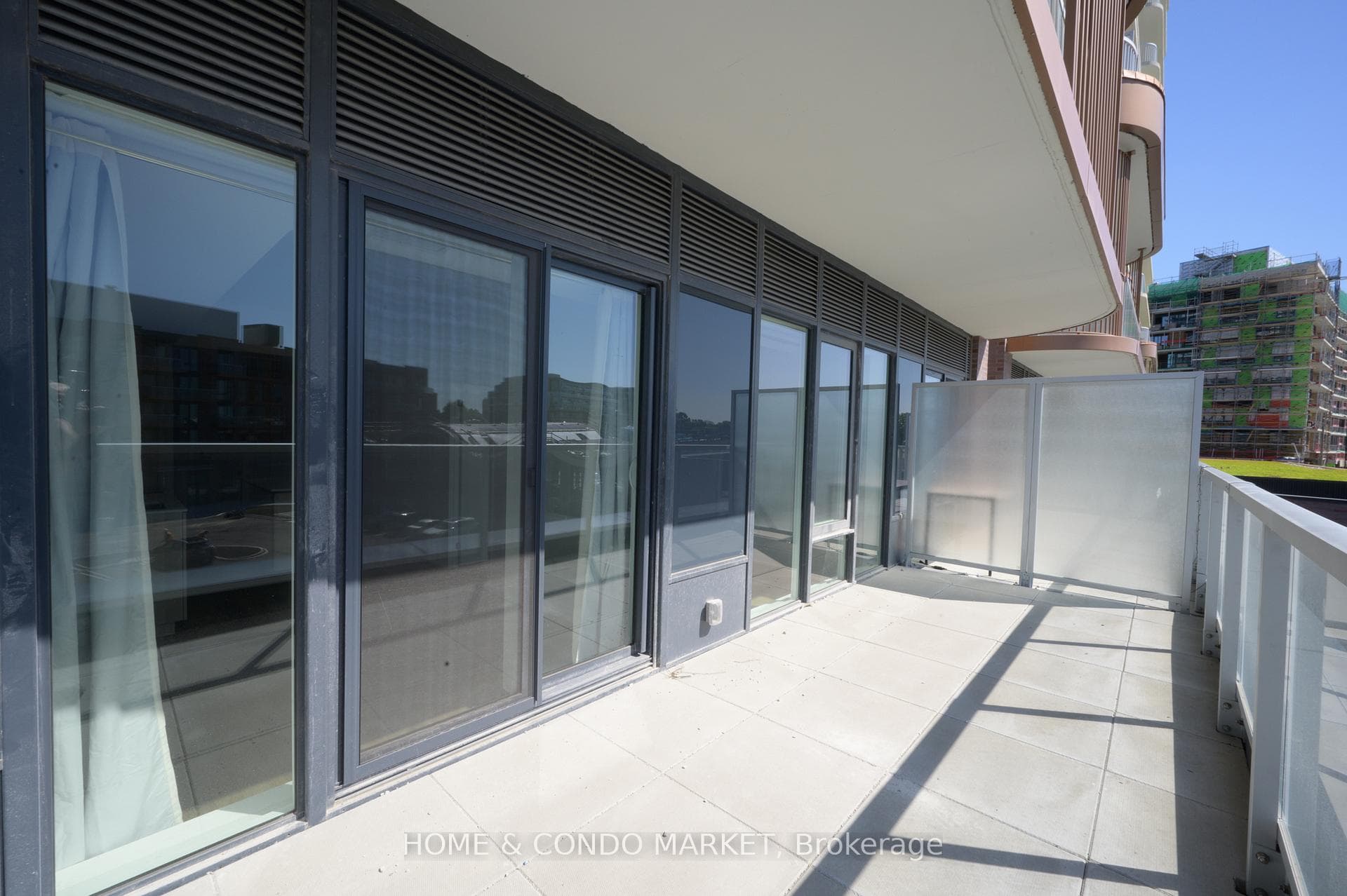 103sf outdoor terrace