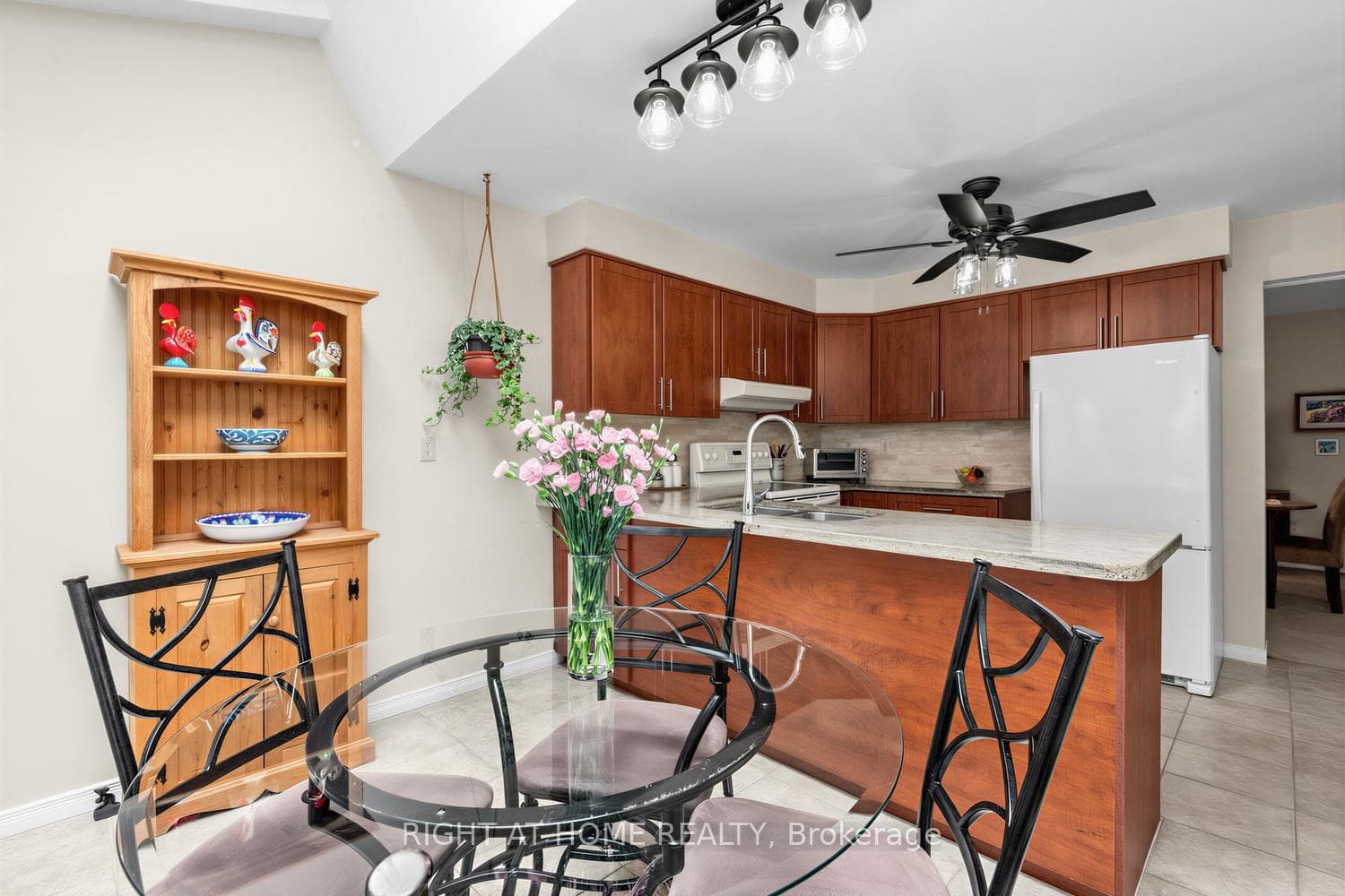 10 Parklawn Crescent photo 16