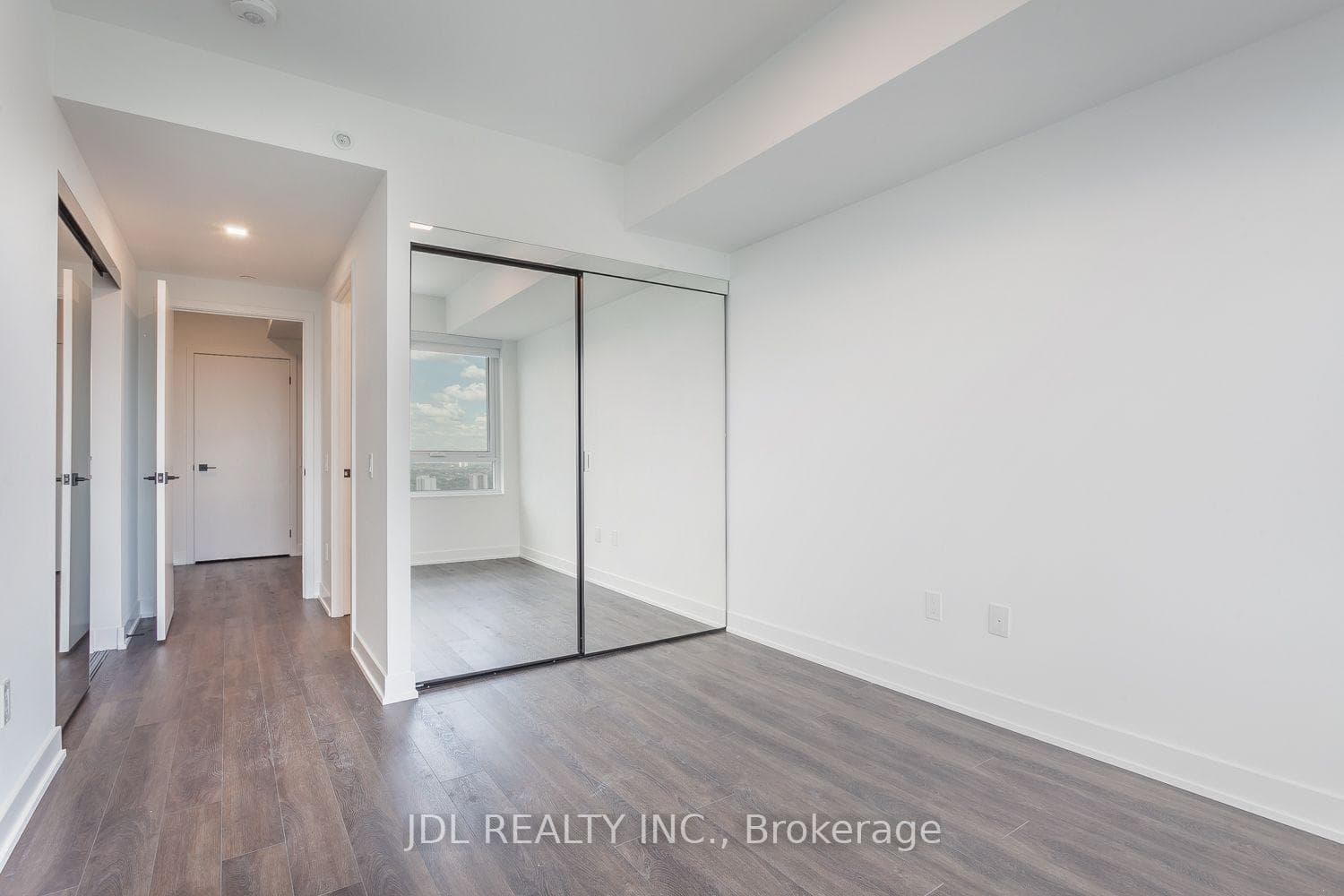609 Sherbourne Street Unit 3709 photo 11