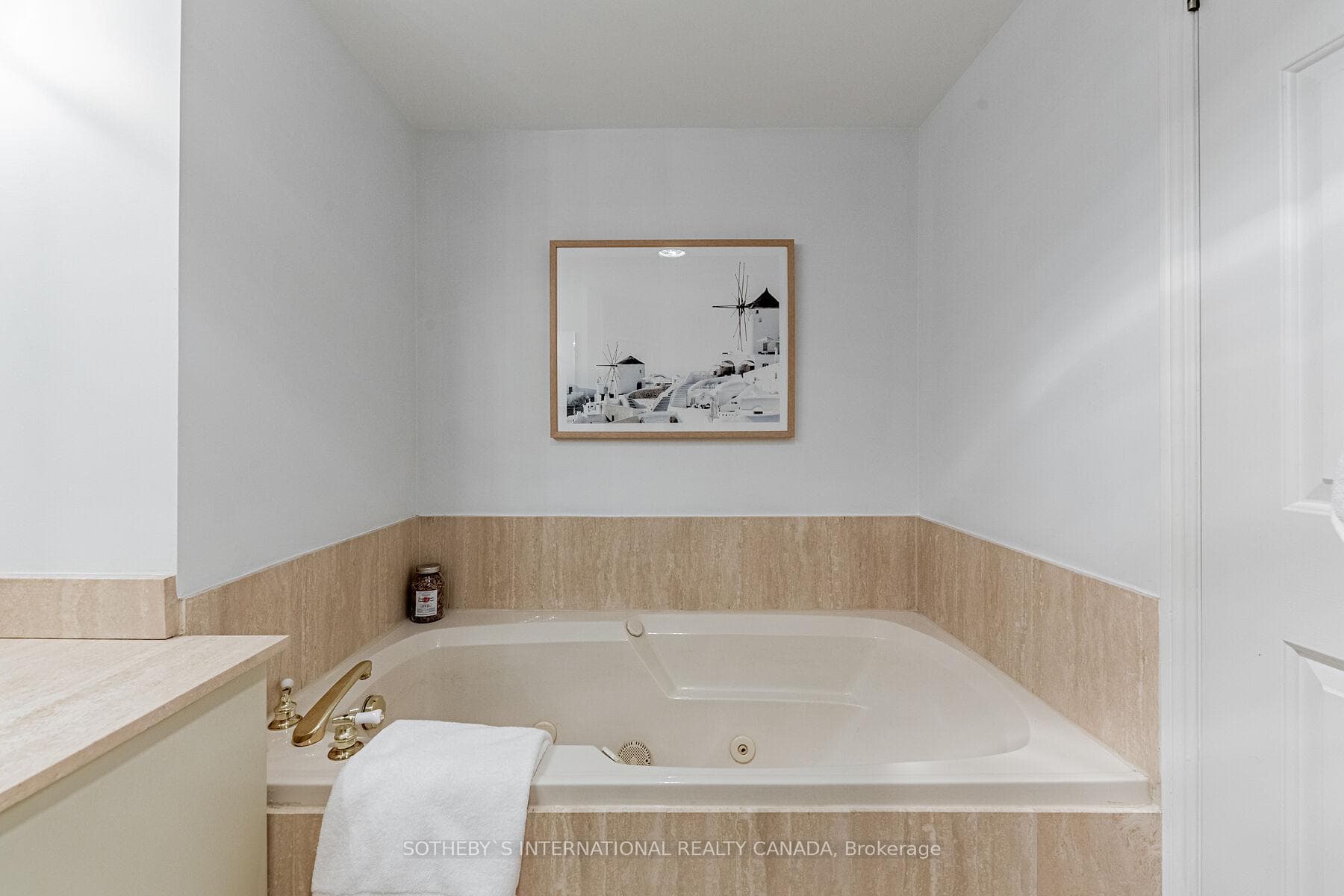 1818 Bayview Avenue Unit 309 photo 20