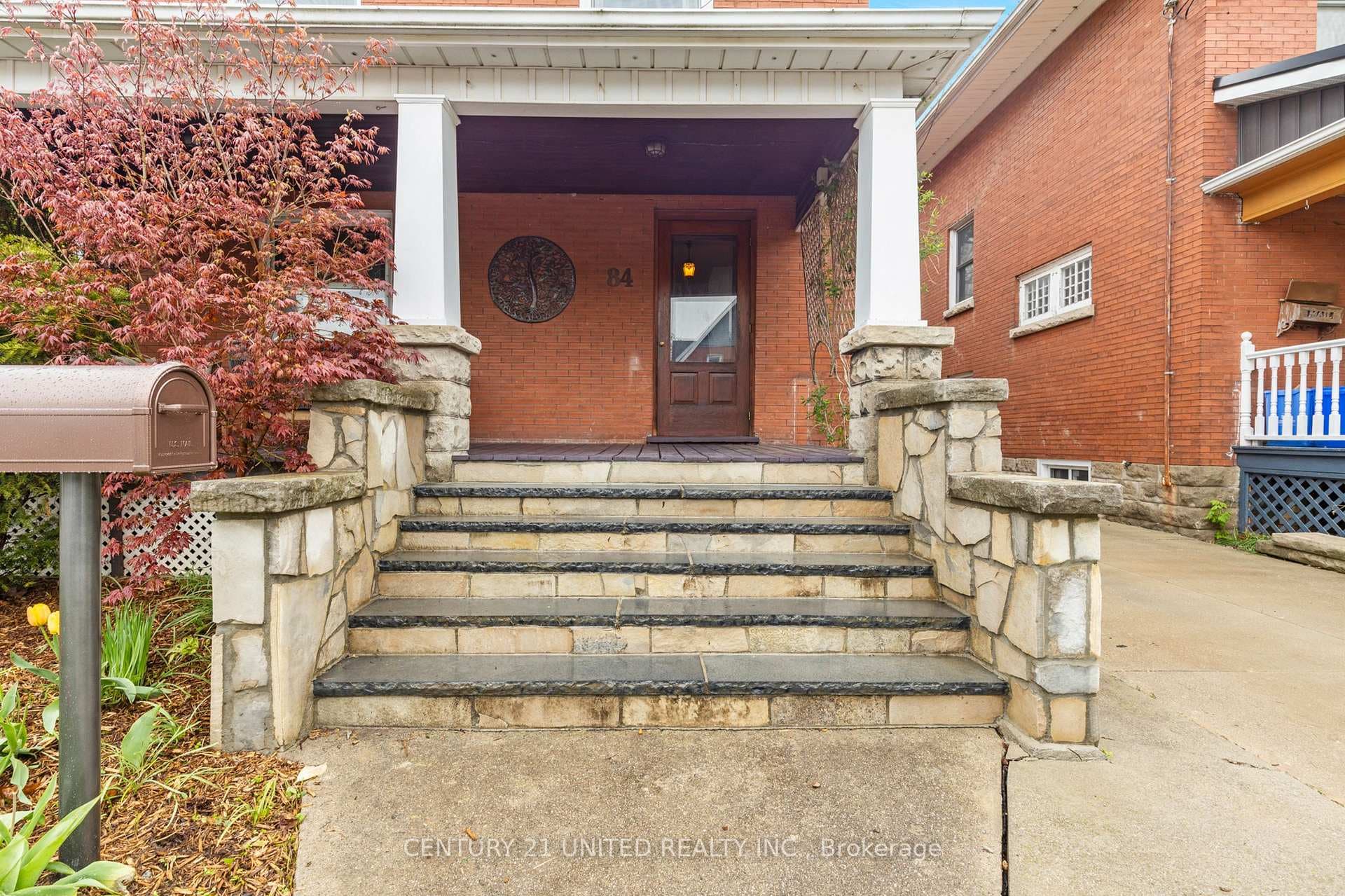 84 Myrtle Street photo 4
