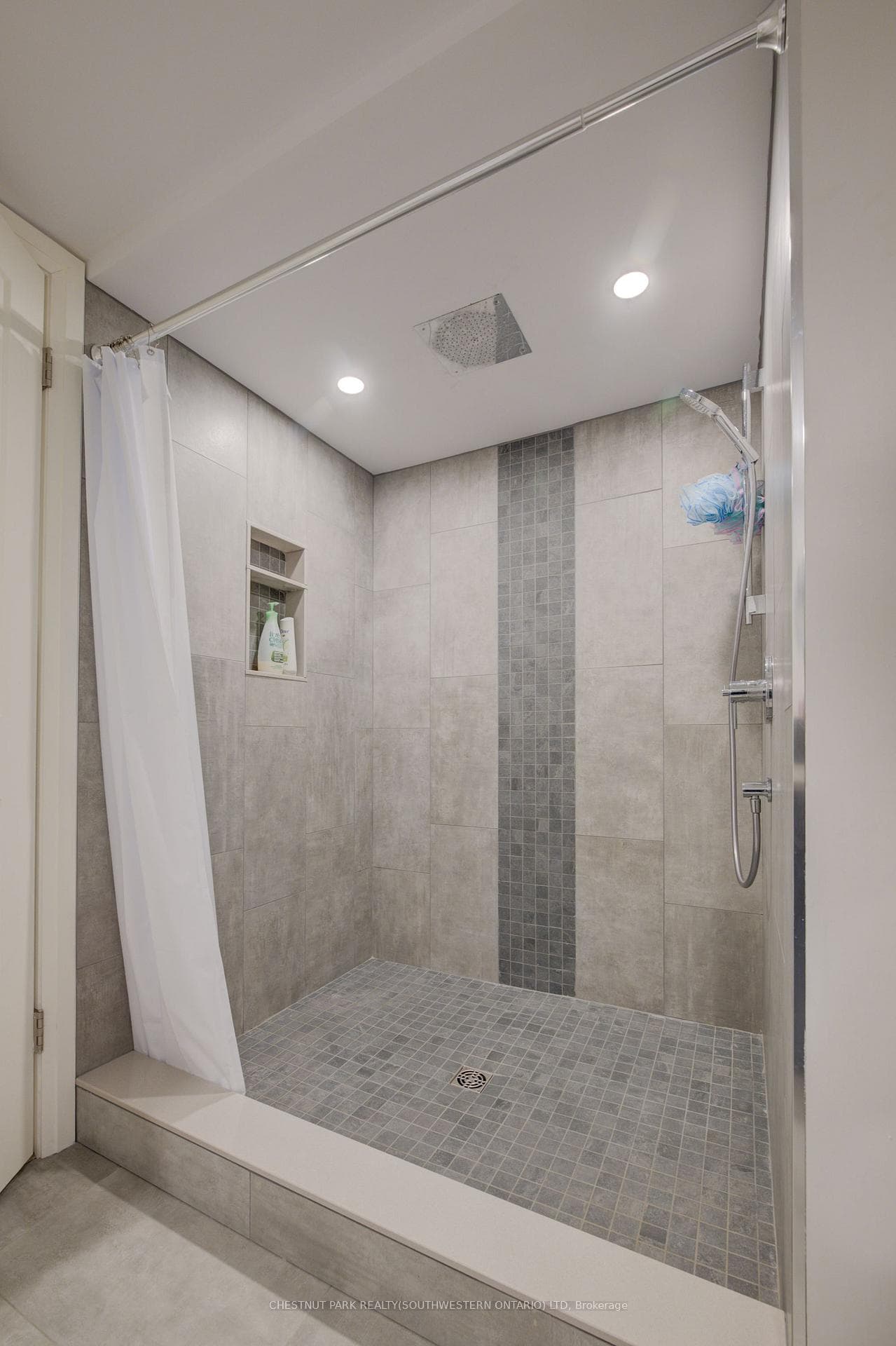 45 Uplands Drive photo 34