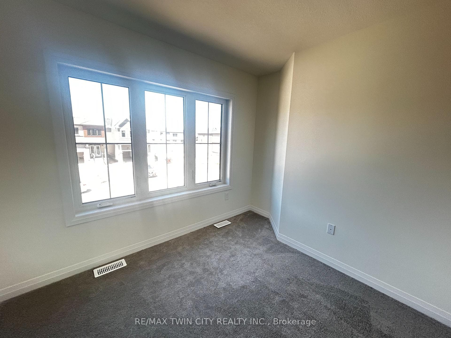 395 STARLIGHT Avenue photo 18