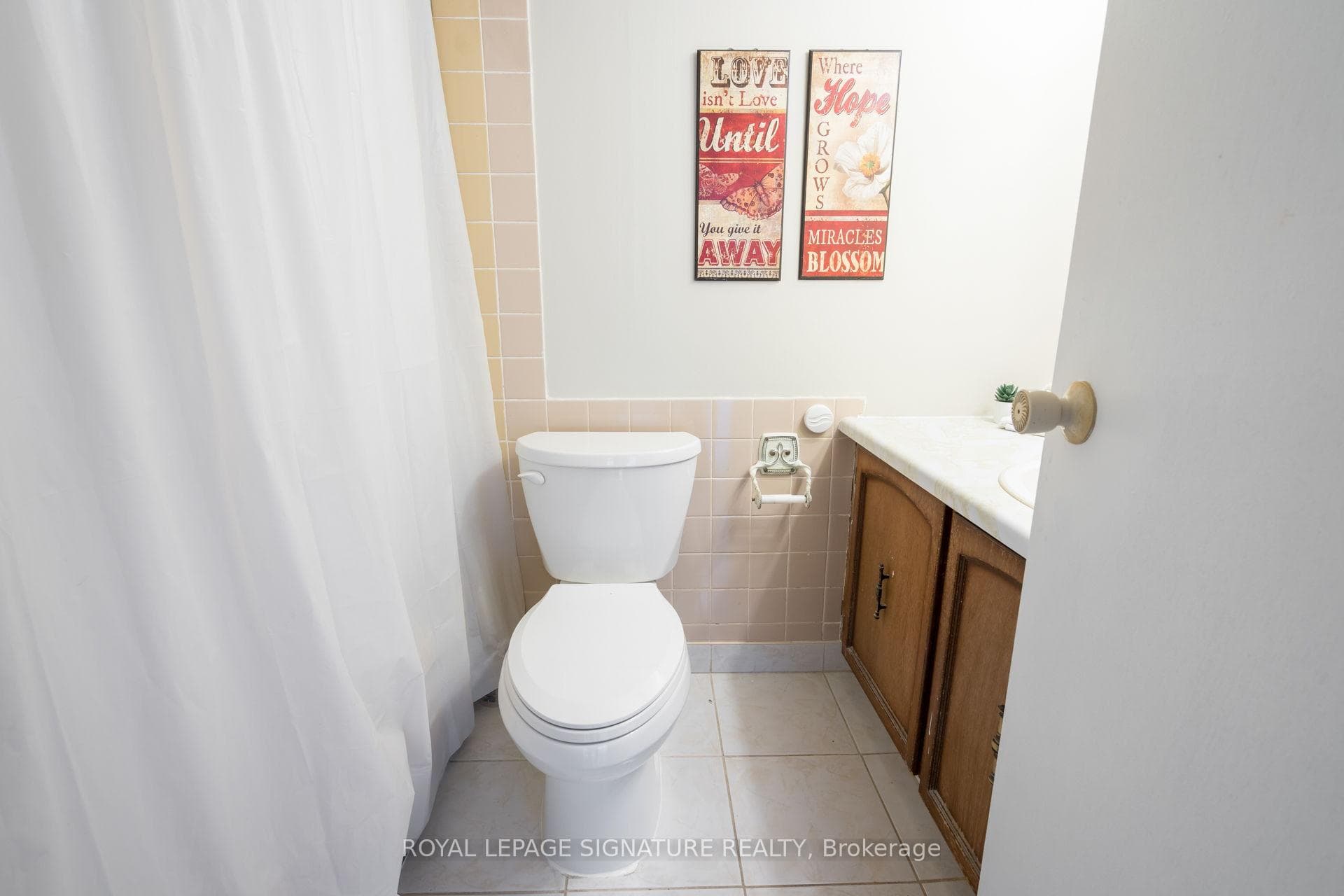 273 Silver Springs Boulevard photo 37