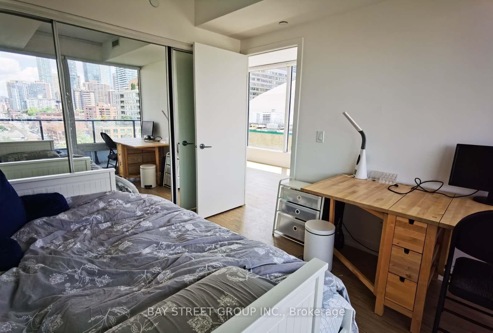 85 Wood Street Unit 1006 photo 4