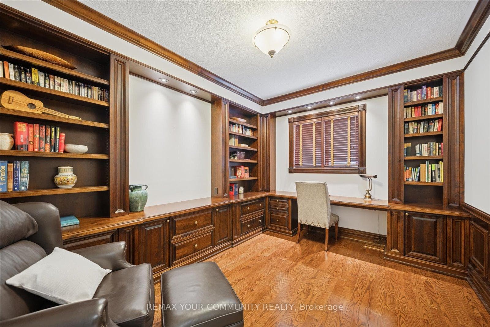9 Winterport Court photo 18
