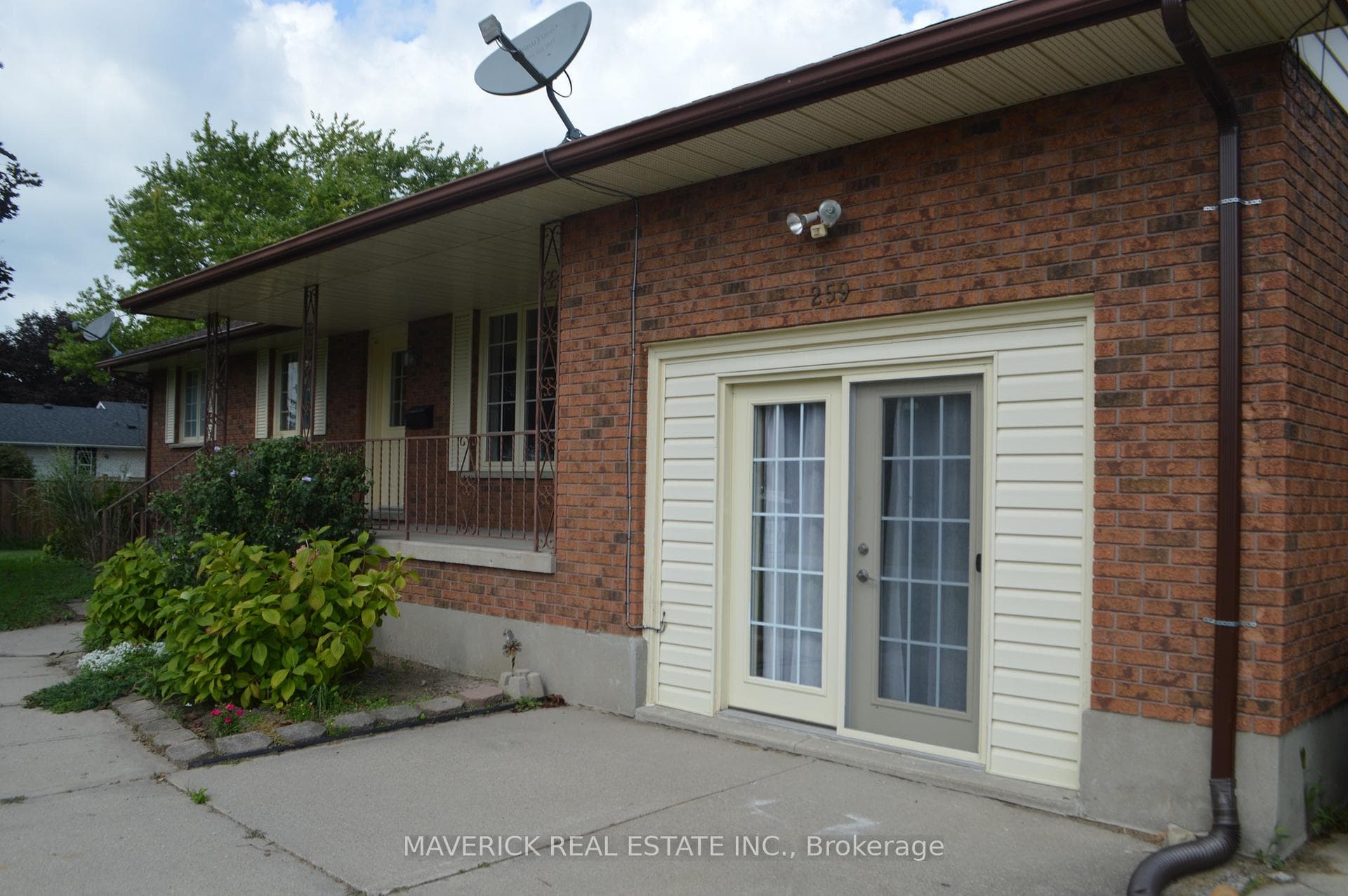 259 Randolph Street photo 3