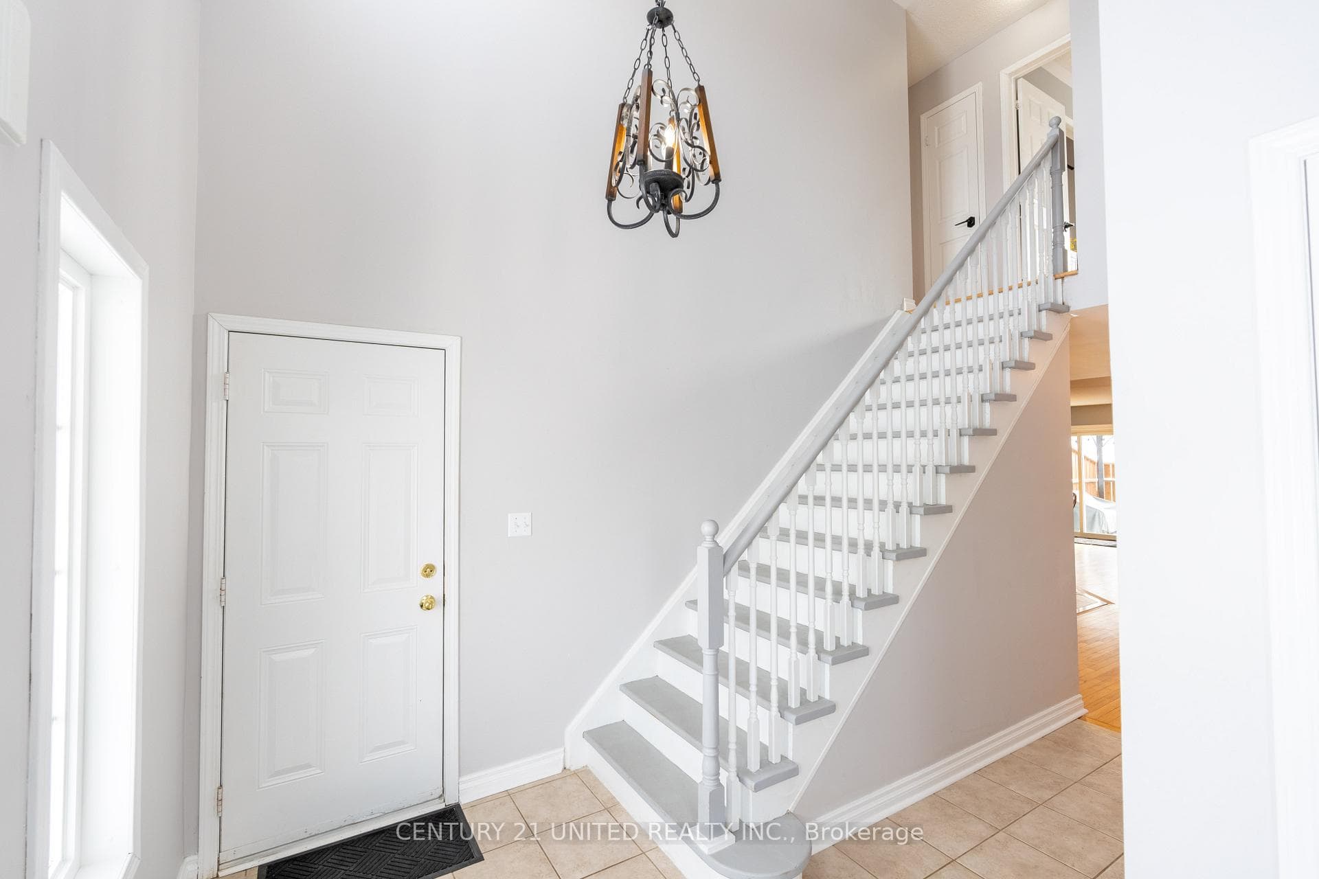 1360 Ireland Drive photo 4