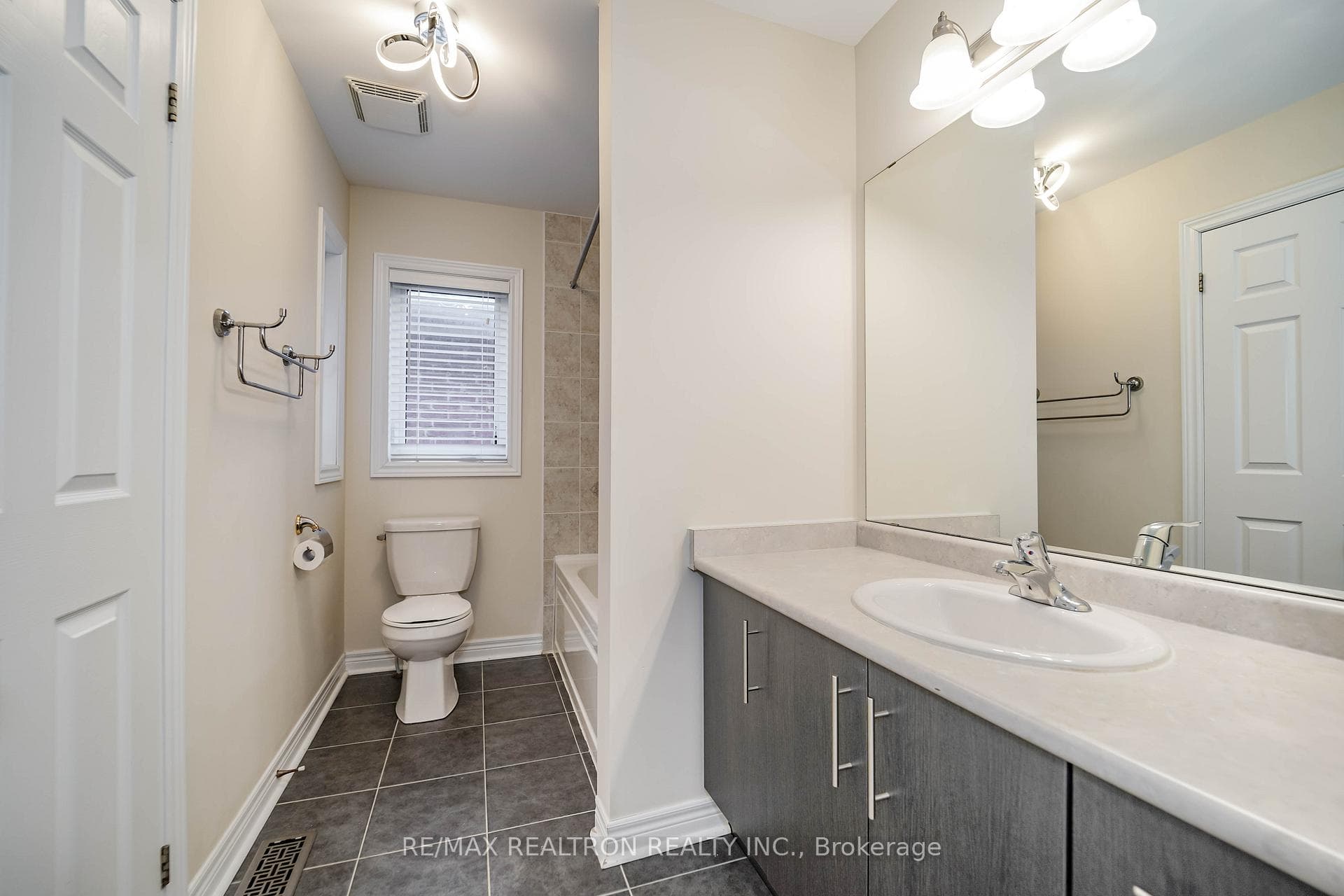 18 Corduroy Road photo 26