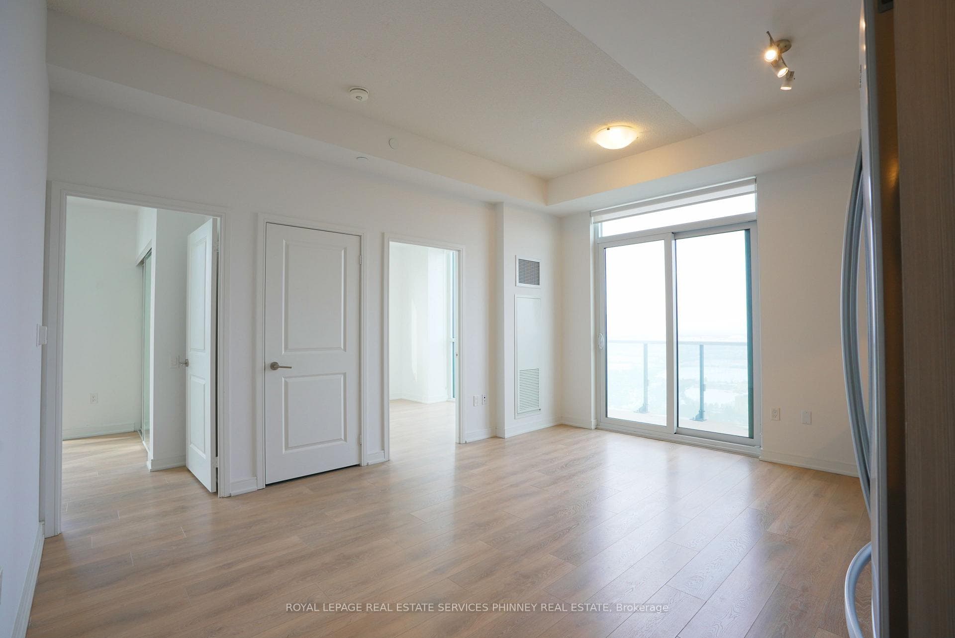 8 Nahani Way Unit LPH6 photo 4