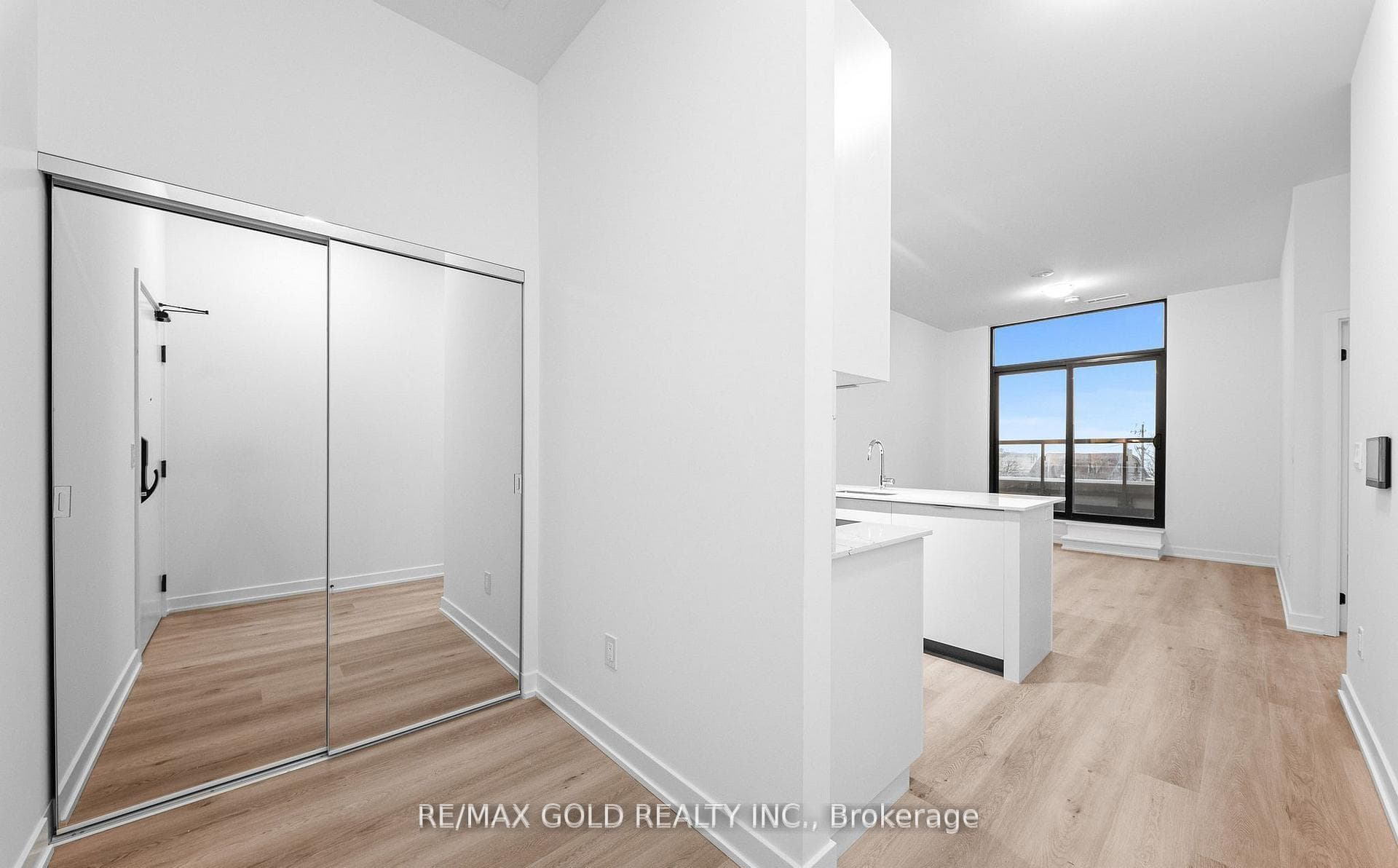 2075 Lakeshore Road Unit 214 photo 19