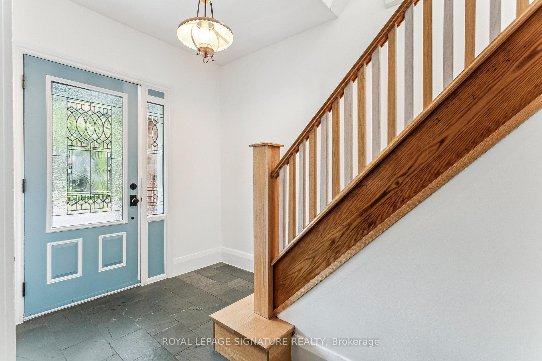344 Kingswood Road photo 3