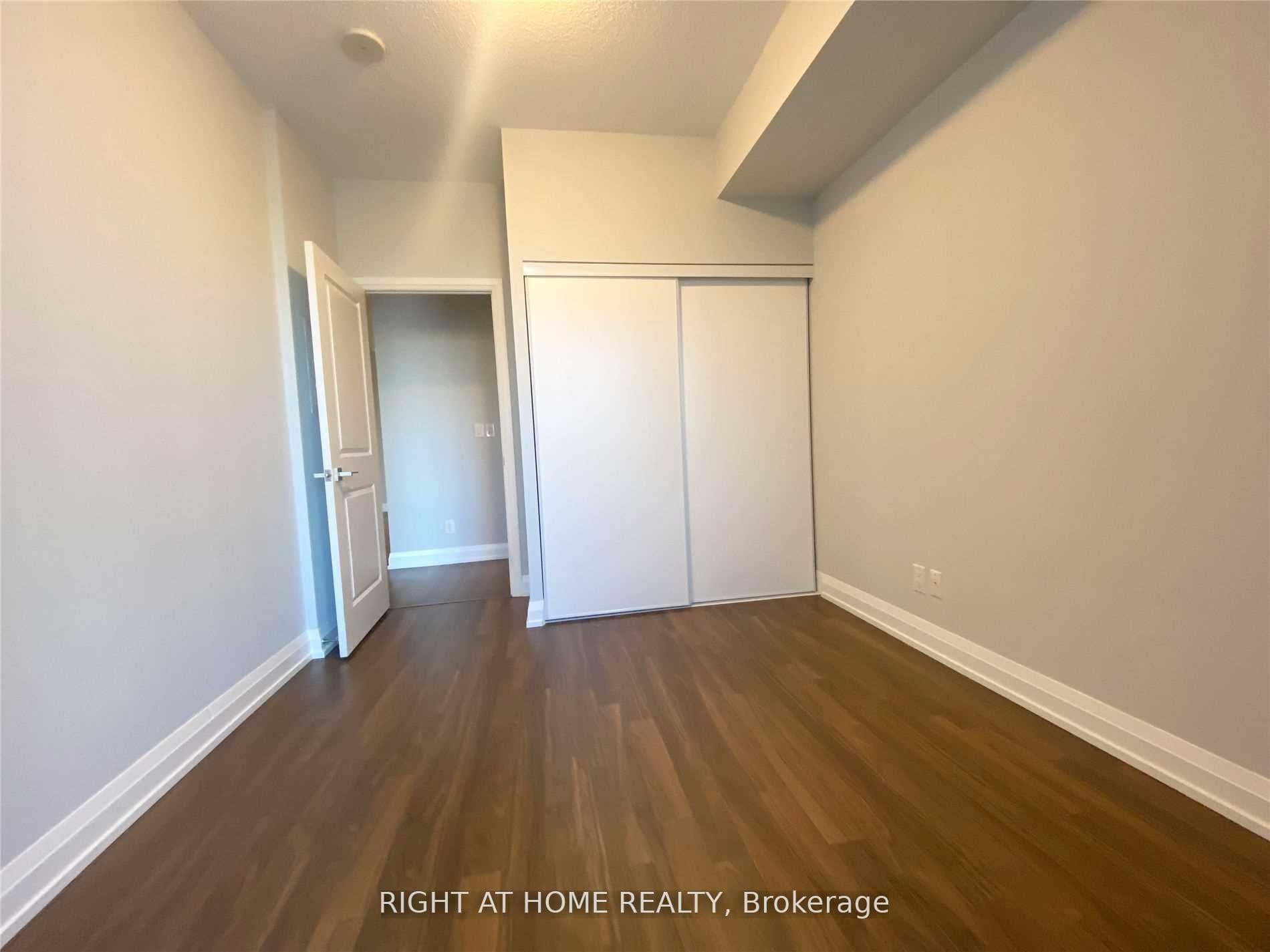 7171 Yonge Street Unit 606 photo 8