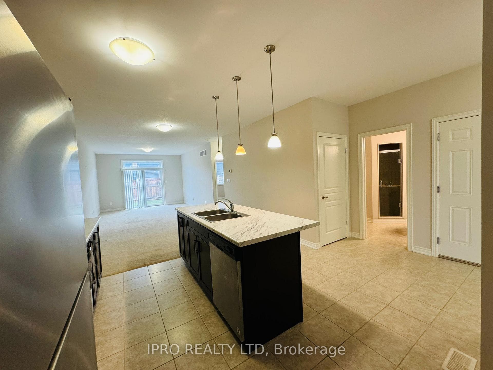 16 Ellis Avenue photo 11