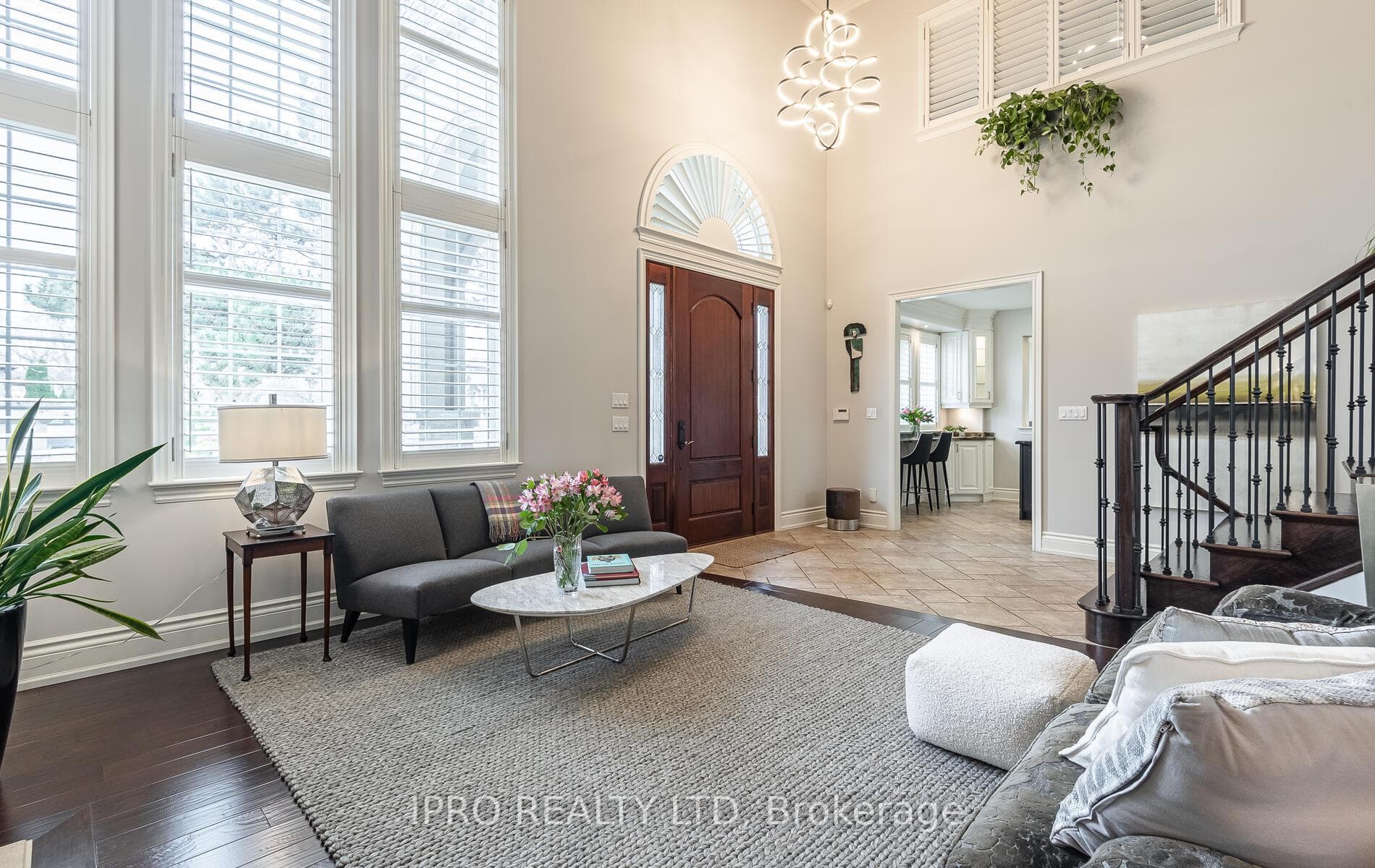 411 Seabourne Drive photo 4