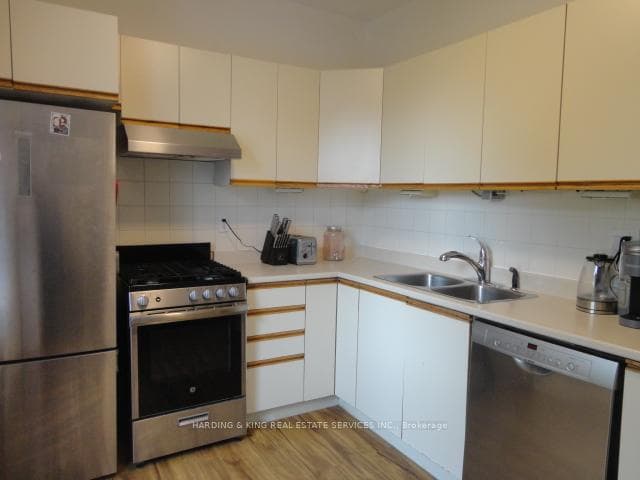 126 Lennox Street photo 24