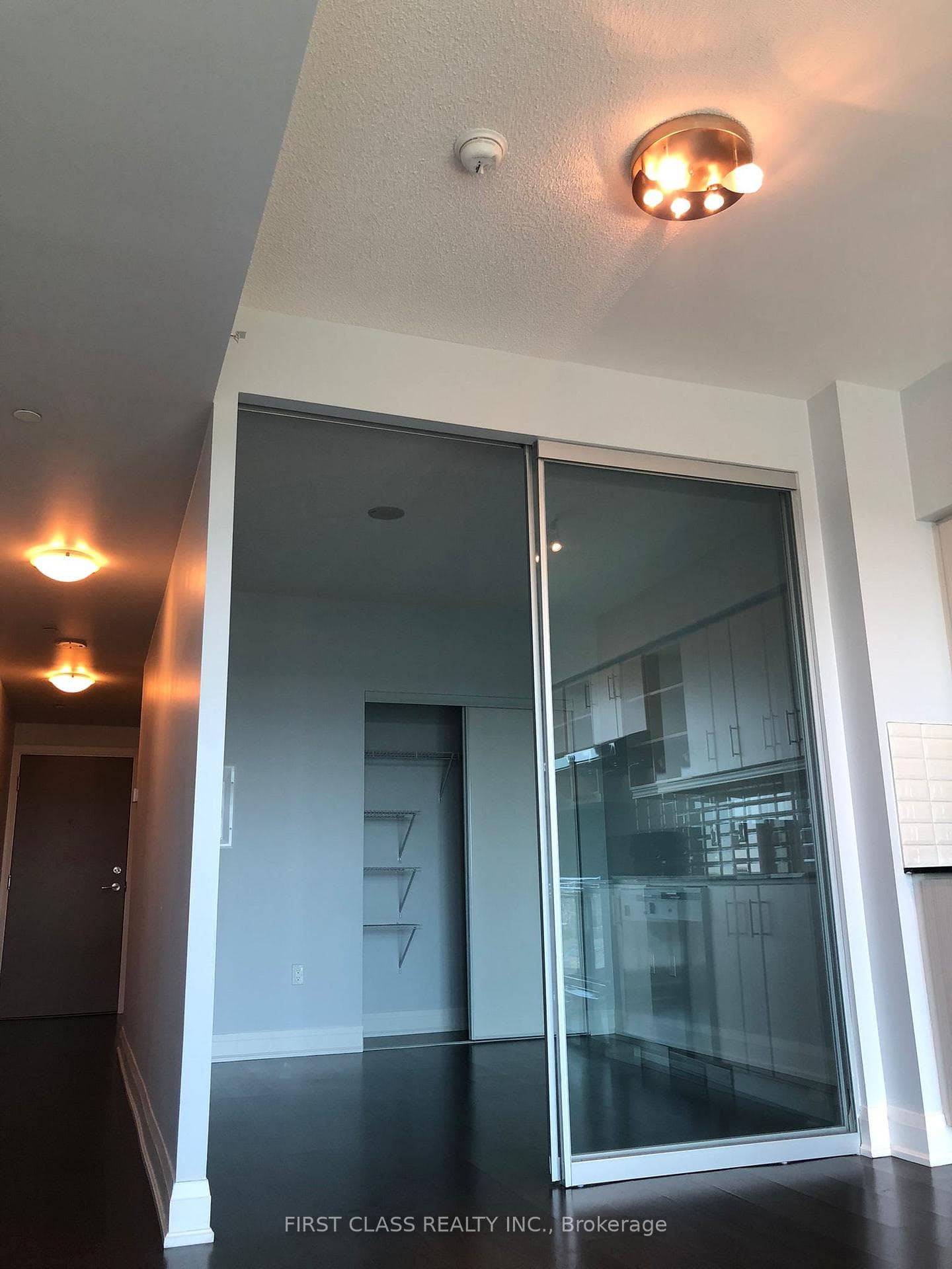 160 Vanderhoof Avenue Unit 908 photo 5