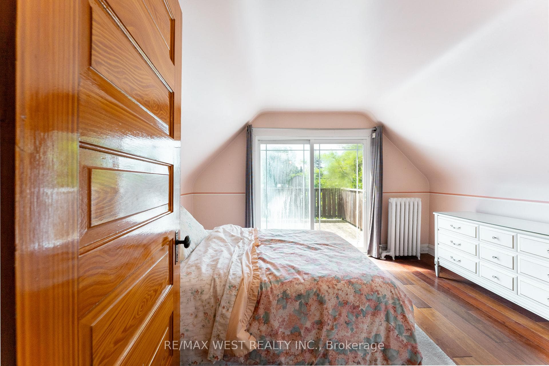101 Grenadier Road photo 27