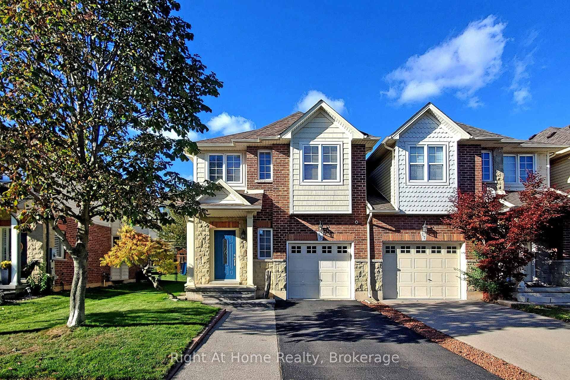 15 Brooking Court photo 1