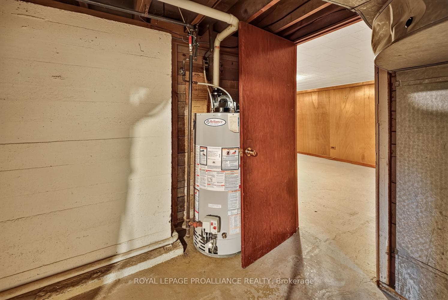 390 James Street photo 31
