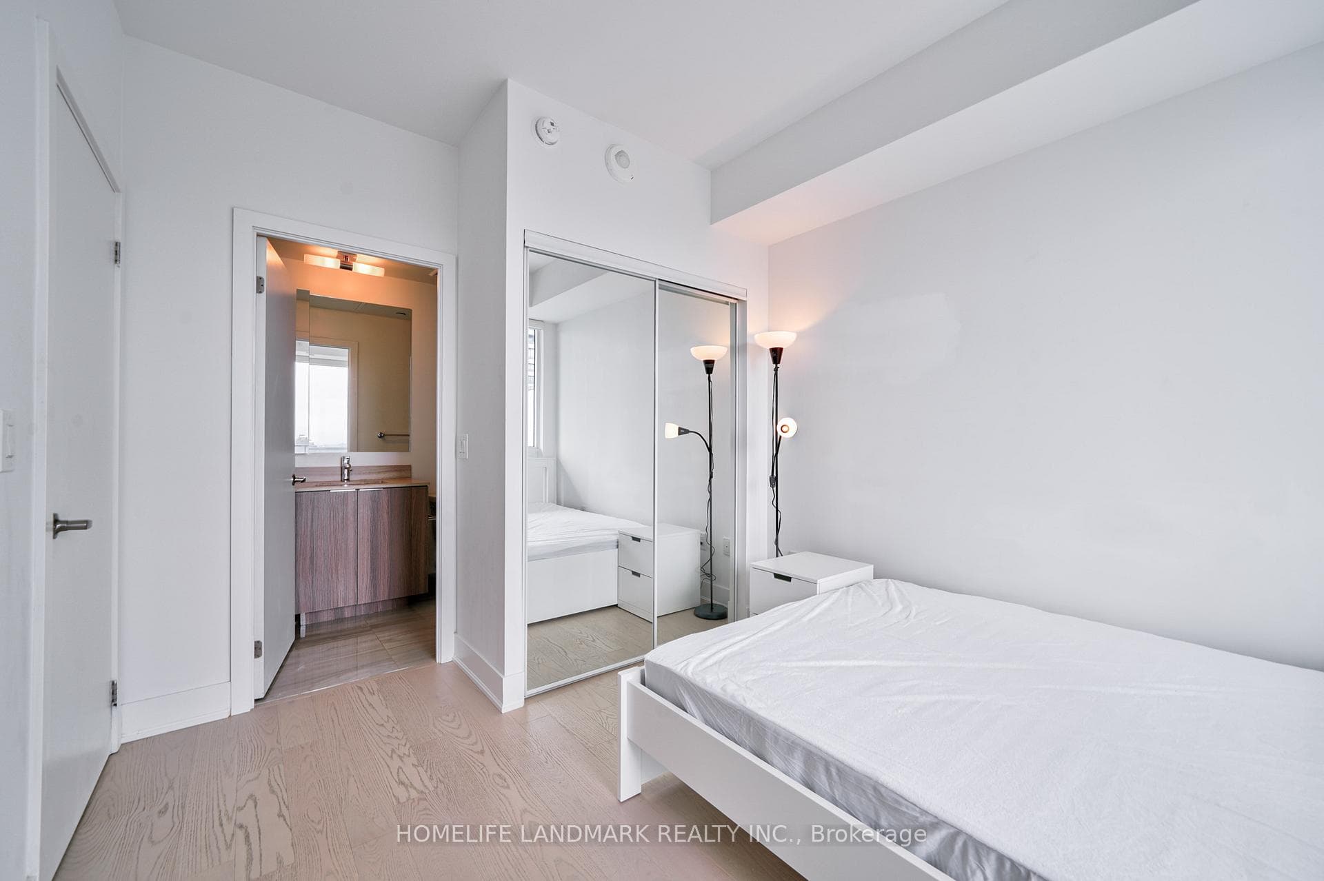 955 Bay Street Unit 3801 photo 19
