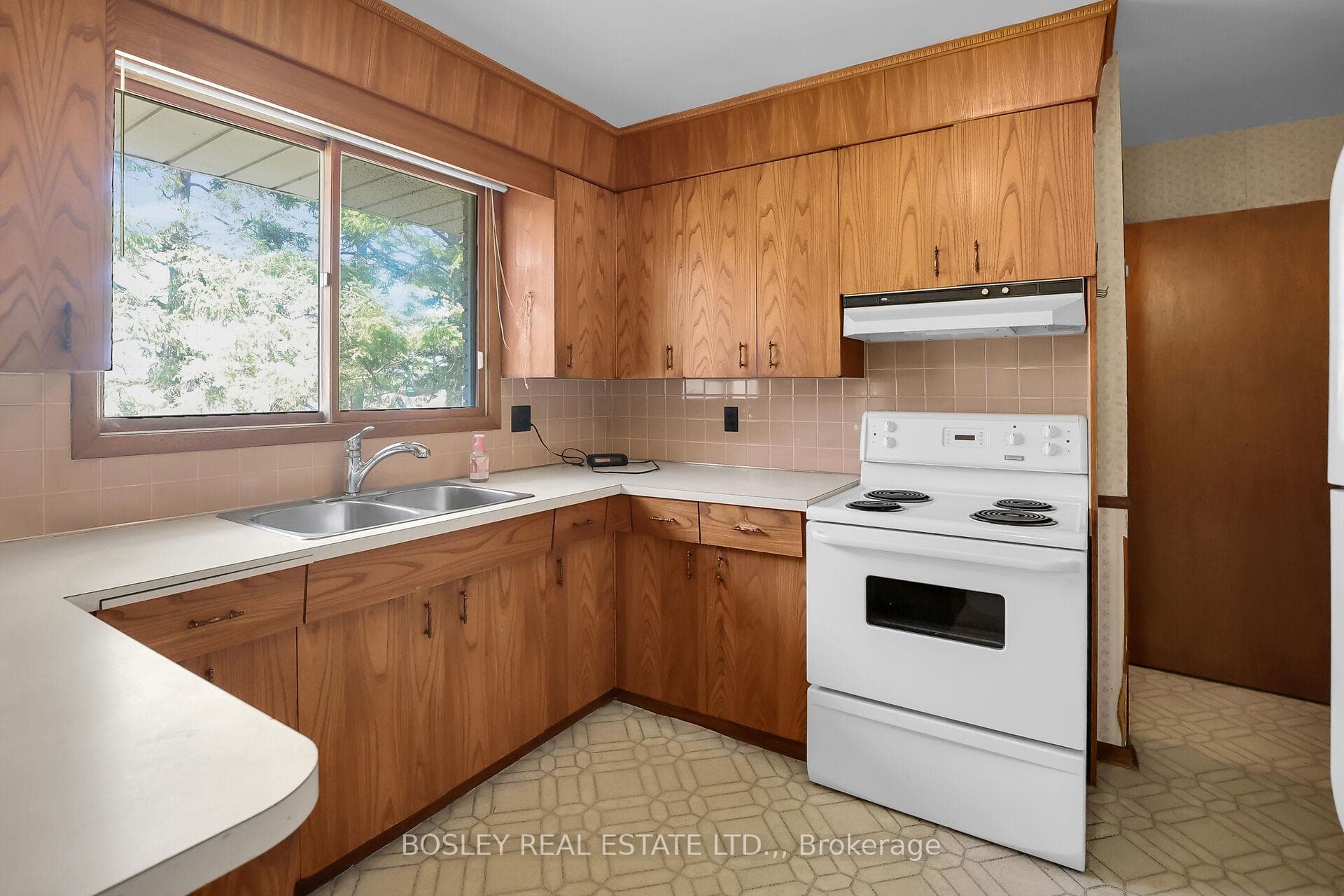 1320 Niagara Stone Road photo 5