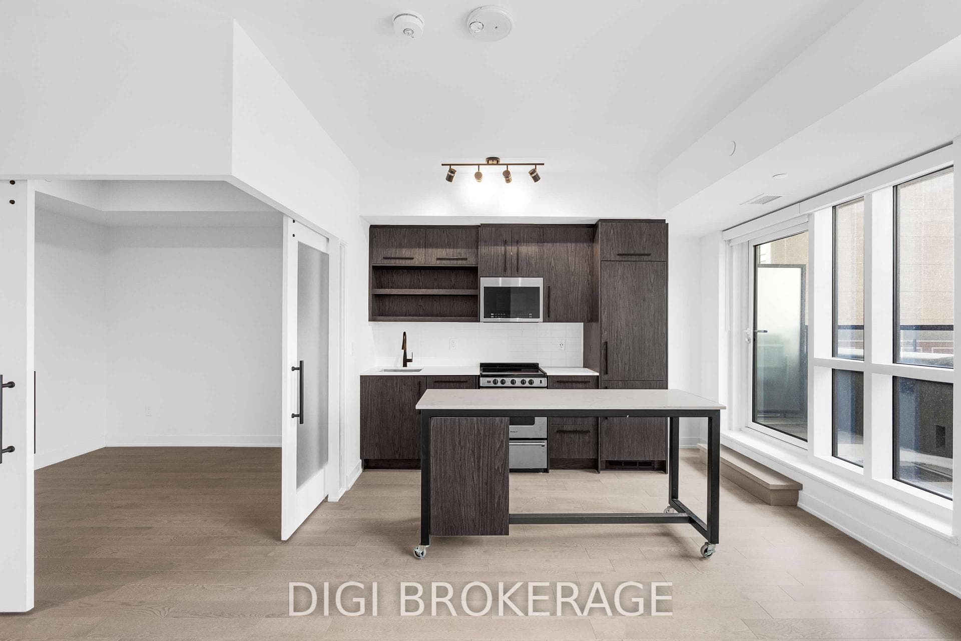 560 Rideau Street Unit 413 photo 7