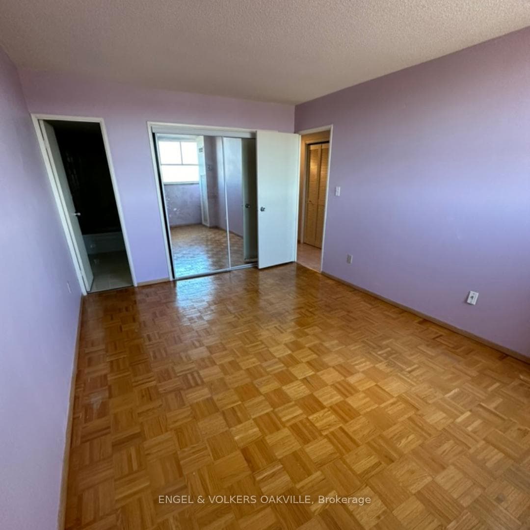 260 Scarlett Road Unit 1612 photo 11