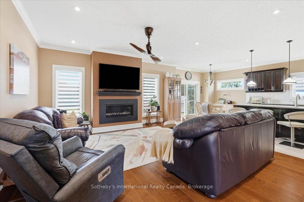 7 Conger Drive photo 8