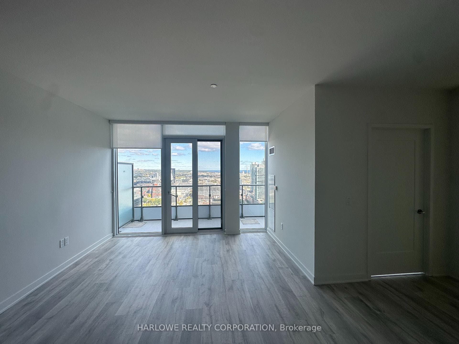 70 Princess Street Unit PH3007 photo 8