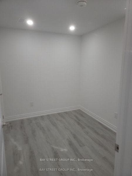 43 Herefordshire Crescent Unit UNIT 2 photo 9