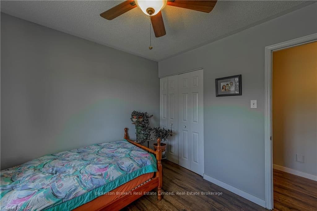 298 CENTENNIAL Road photo 28