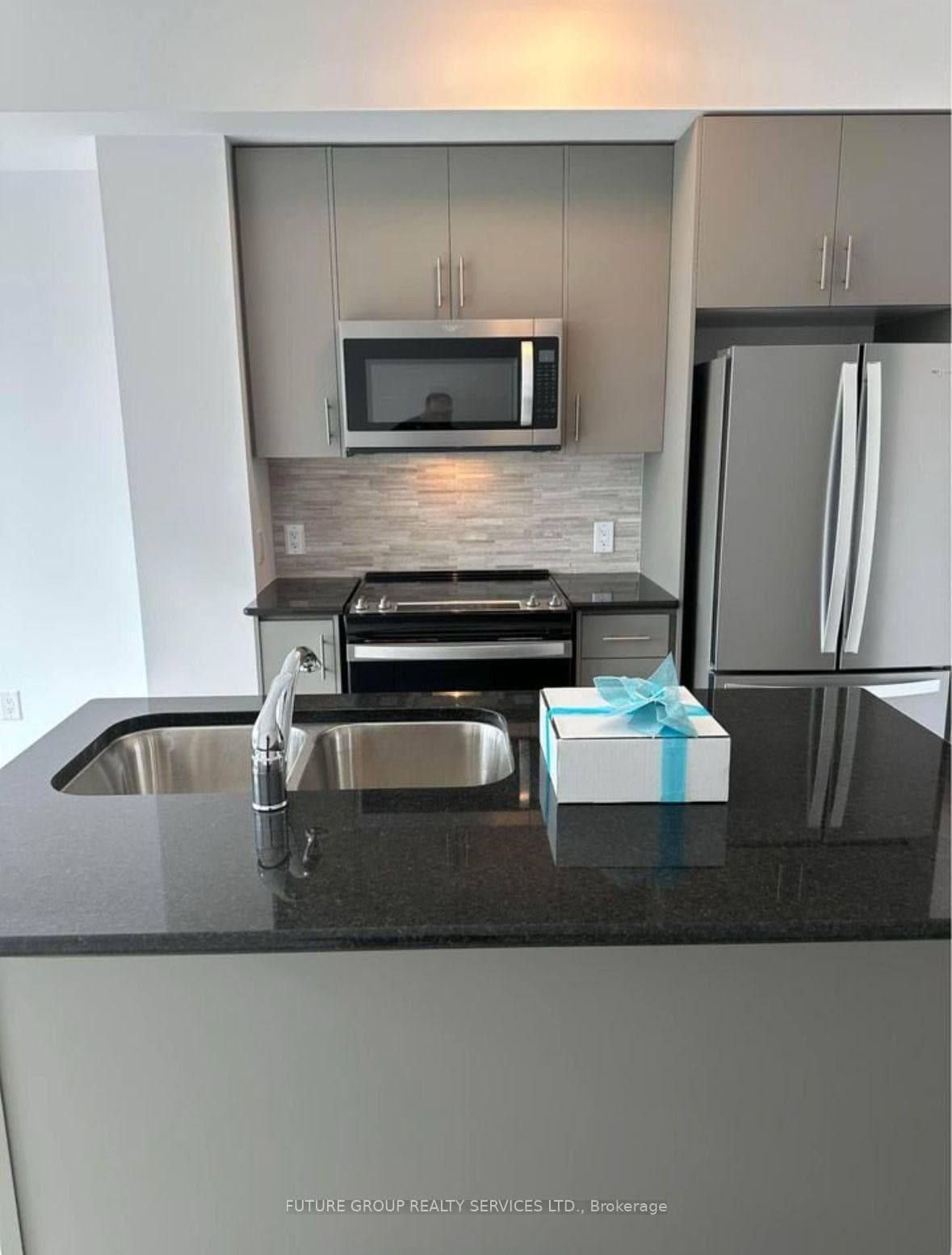 460 Dundas Street Unit 612 photo 12