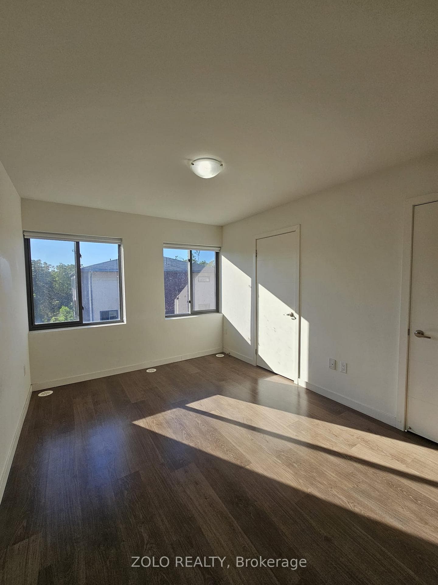 369 Essa Road Unit 96 photo 11