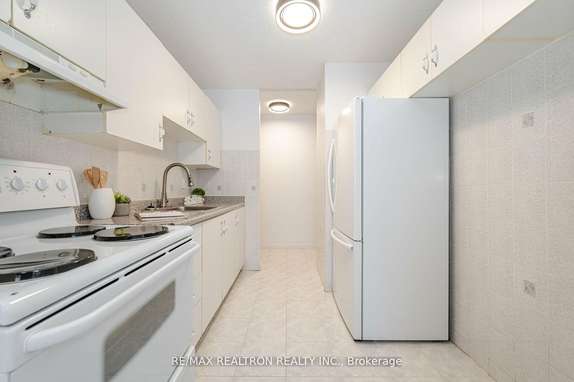 1950 Kennedy Road Unit 307 photo 24