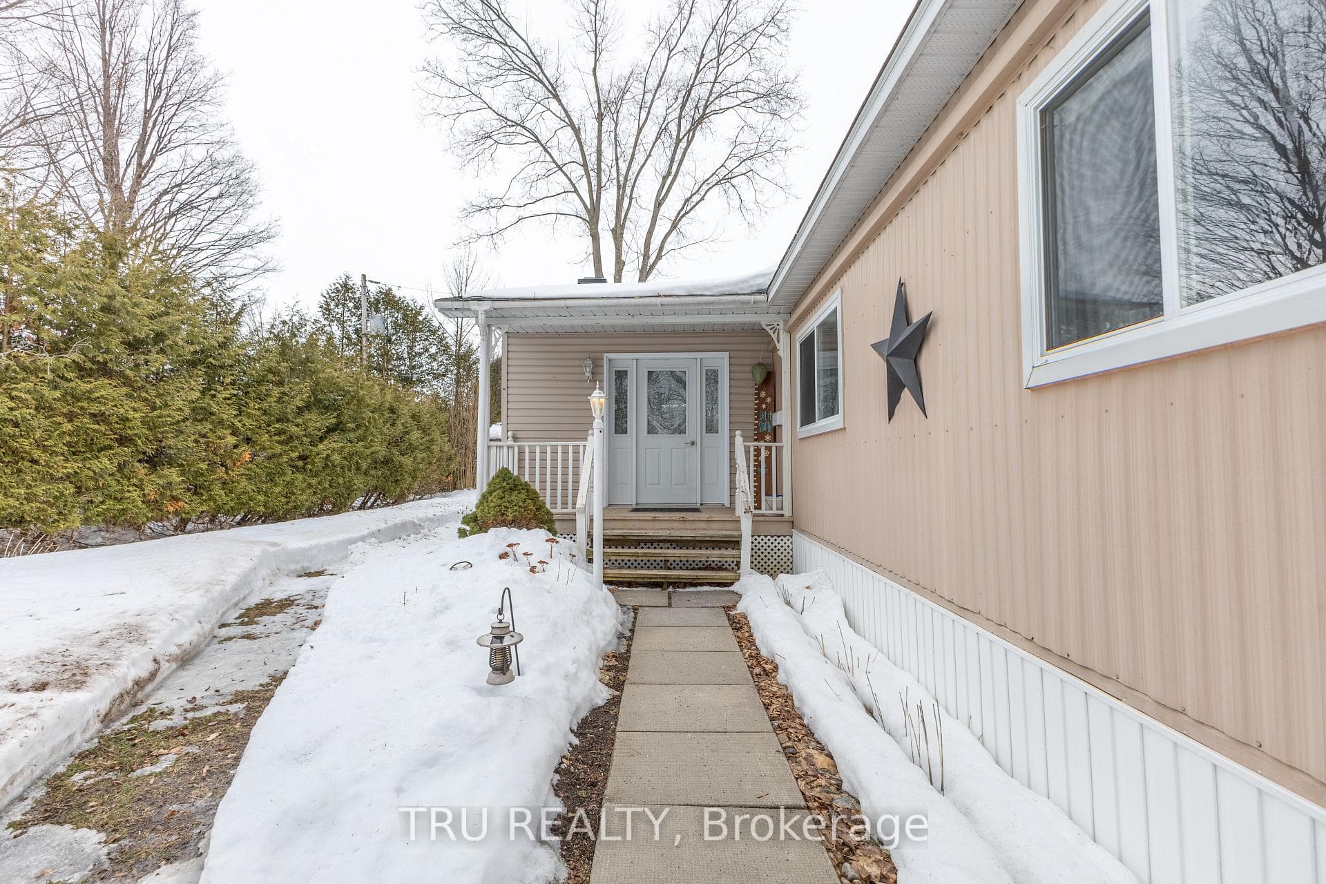 19 Maplewood Avenue photo 3