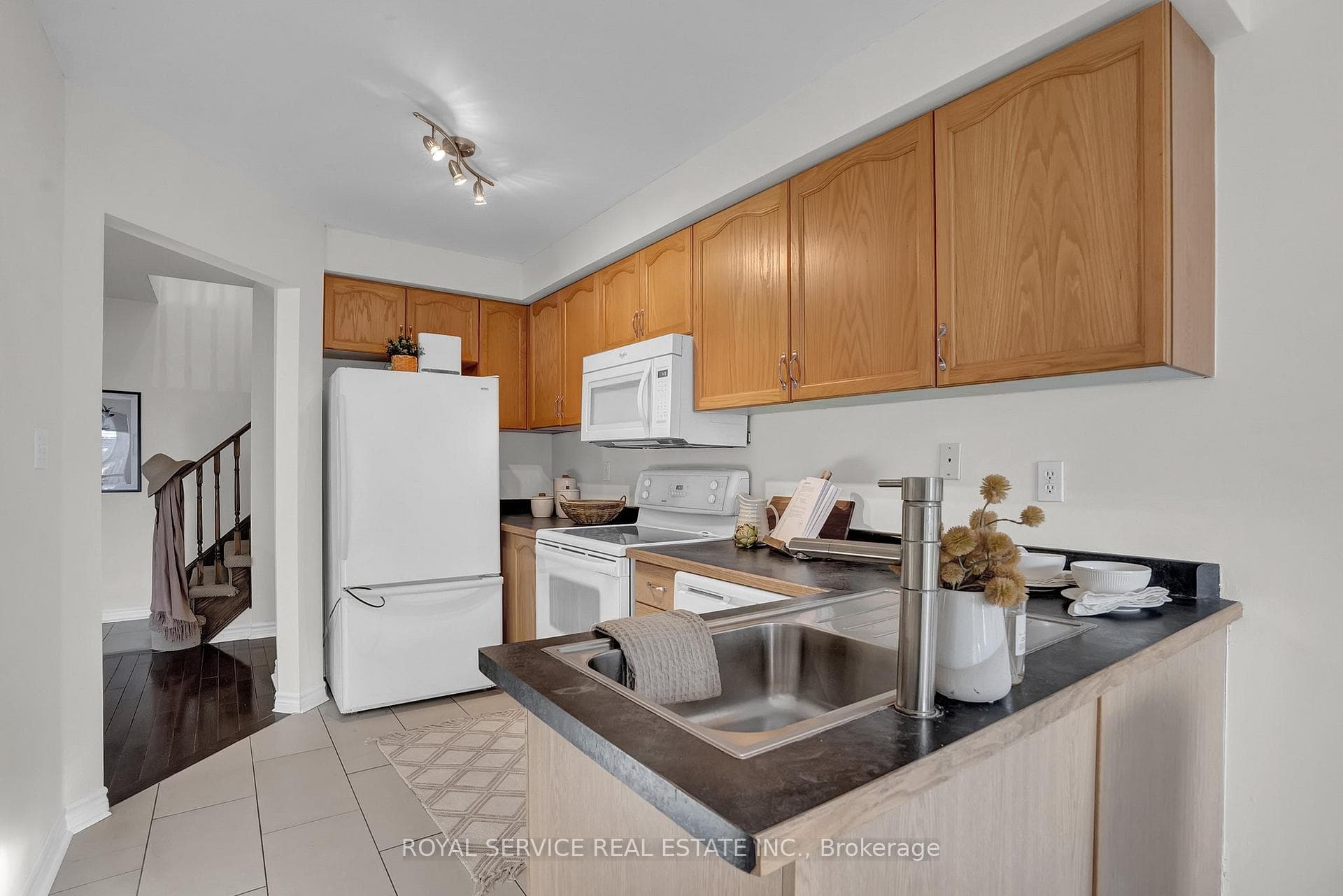 536 Nottingham Crescent photo 10