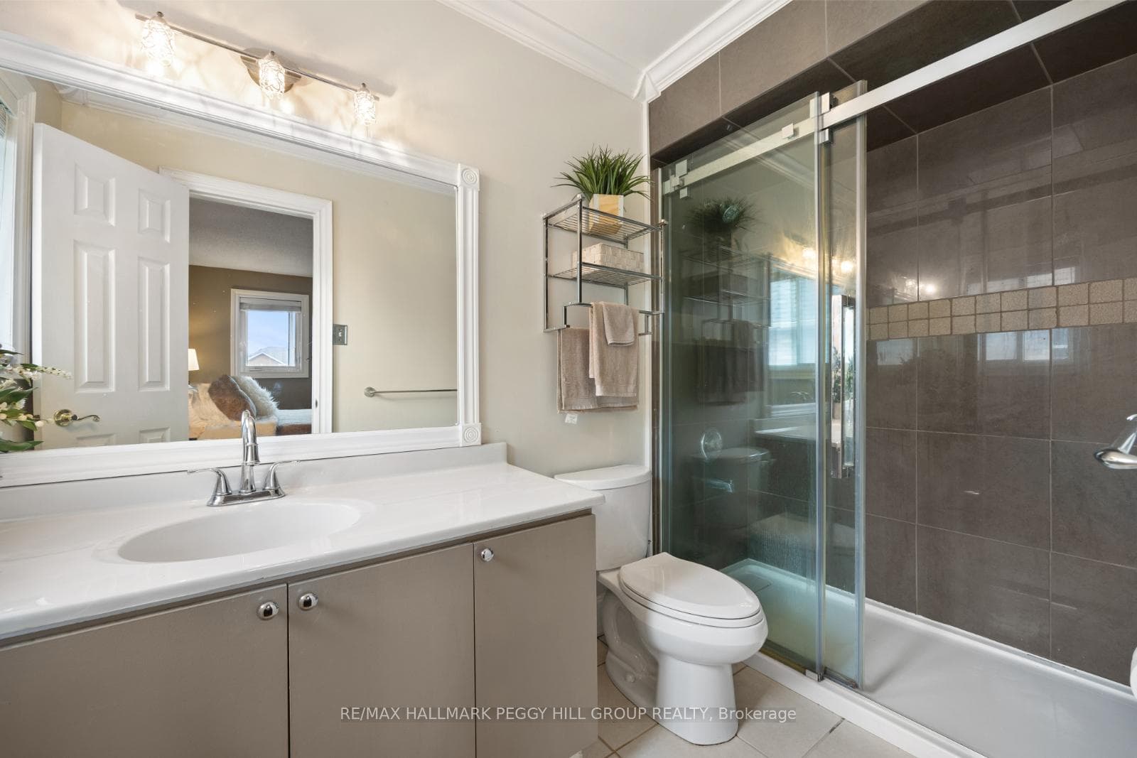 124 Sunforest Drive photo 11