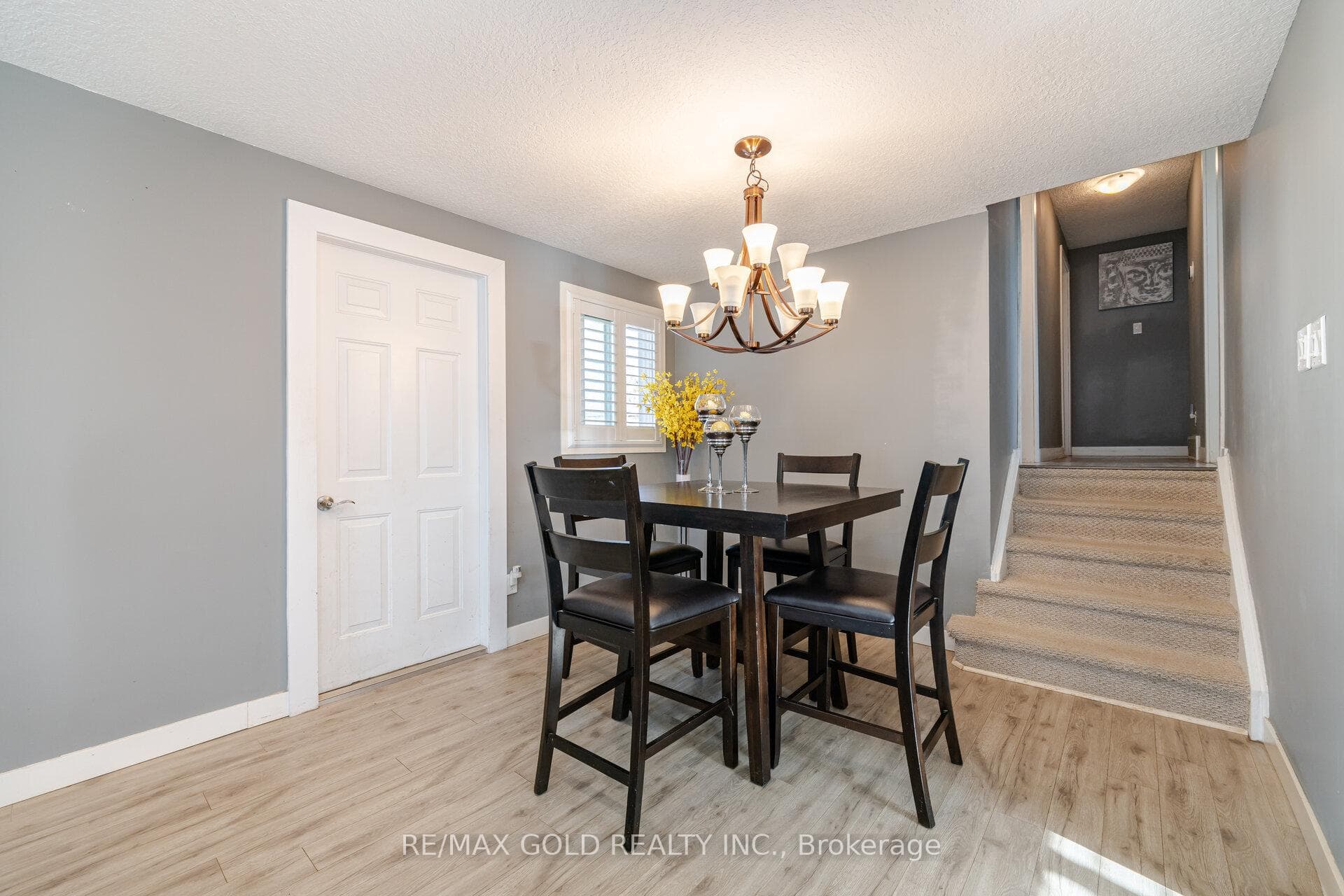 COMBINED DINING WITH LIVING ROOM