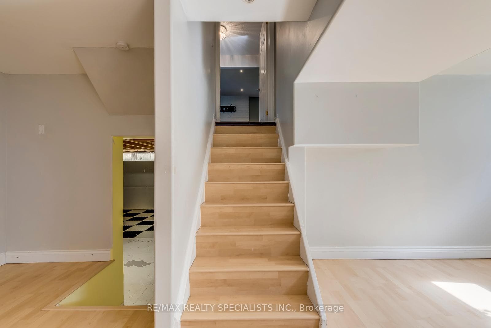 1582 Hermant Court photo 31